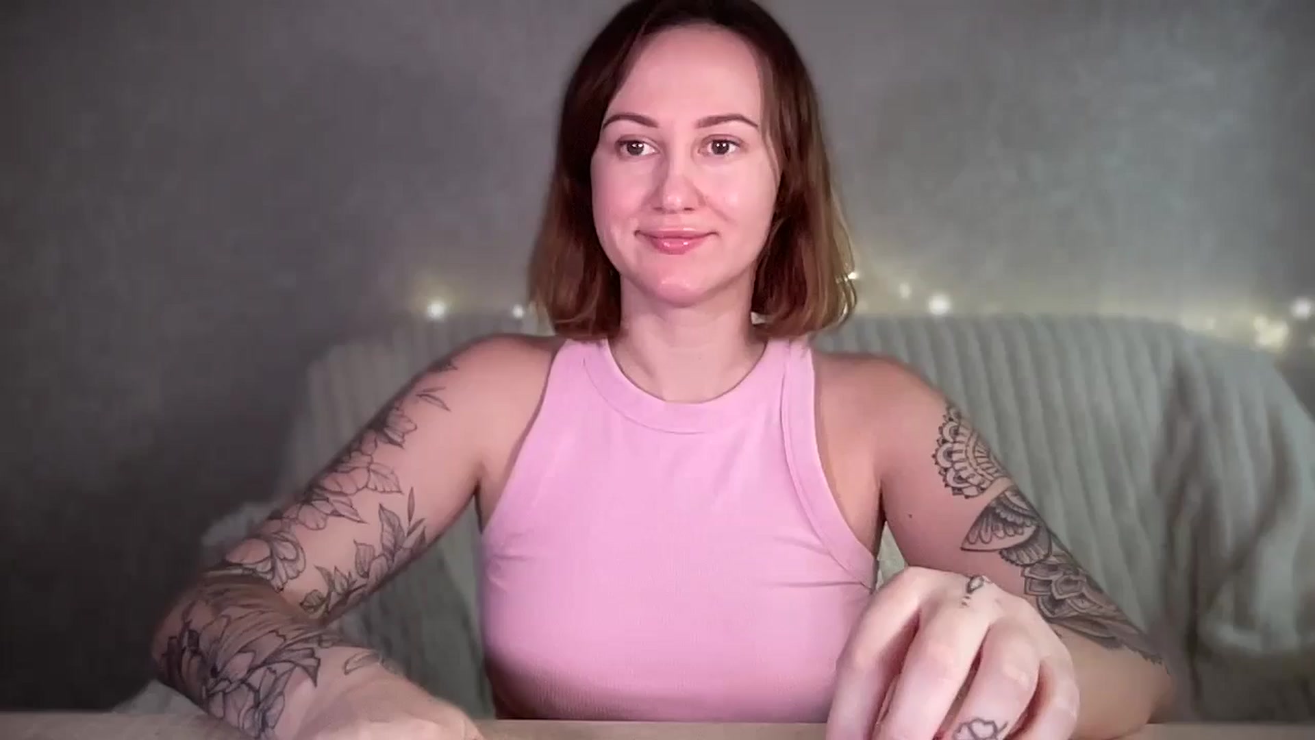 Gallery image thumbnail from Curvy_Me's myfreecams stream on, 12/14/2024, 16:16 image 12 of 20