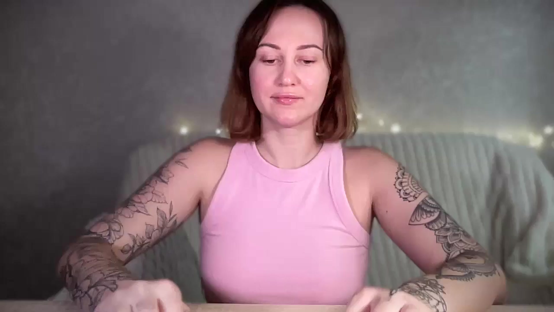 Gallery image thumbnail from Curvy_Me's myfreecams stream on, 12/14/2024, 16:16 image 15 of 20