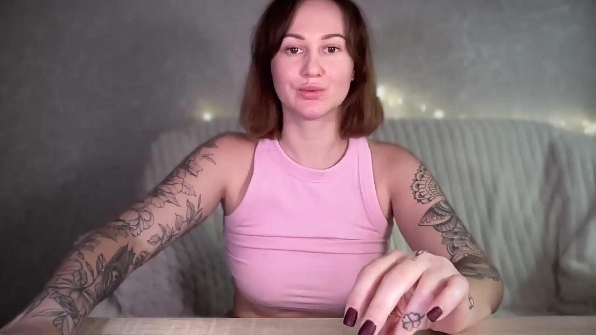 Gallery image thumbnail from Curvy_Me's myfreecams stream on, 12/14/2024, 17:57 image 15 of 20