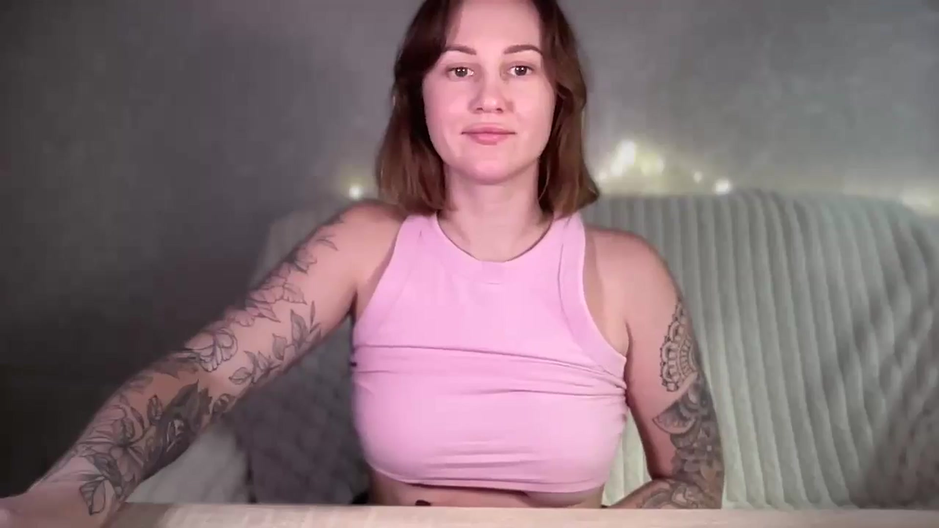 Gallery image thumbnail from Curvy_Me's myfreecams stream on, 12/15/2024, 22:09 image 13 of 20