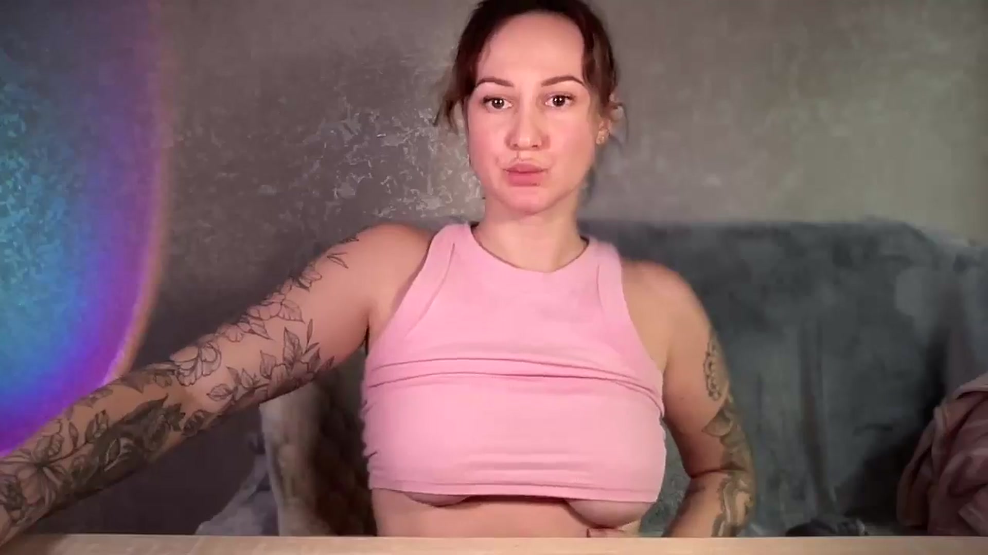 Gallery image thumbnail from Curvy_Me's myfreecams stream on, 12/29/2024, 17:47 image 19 of 20