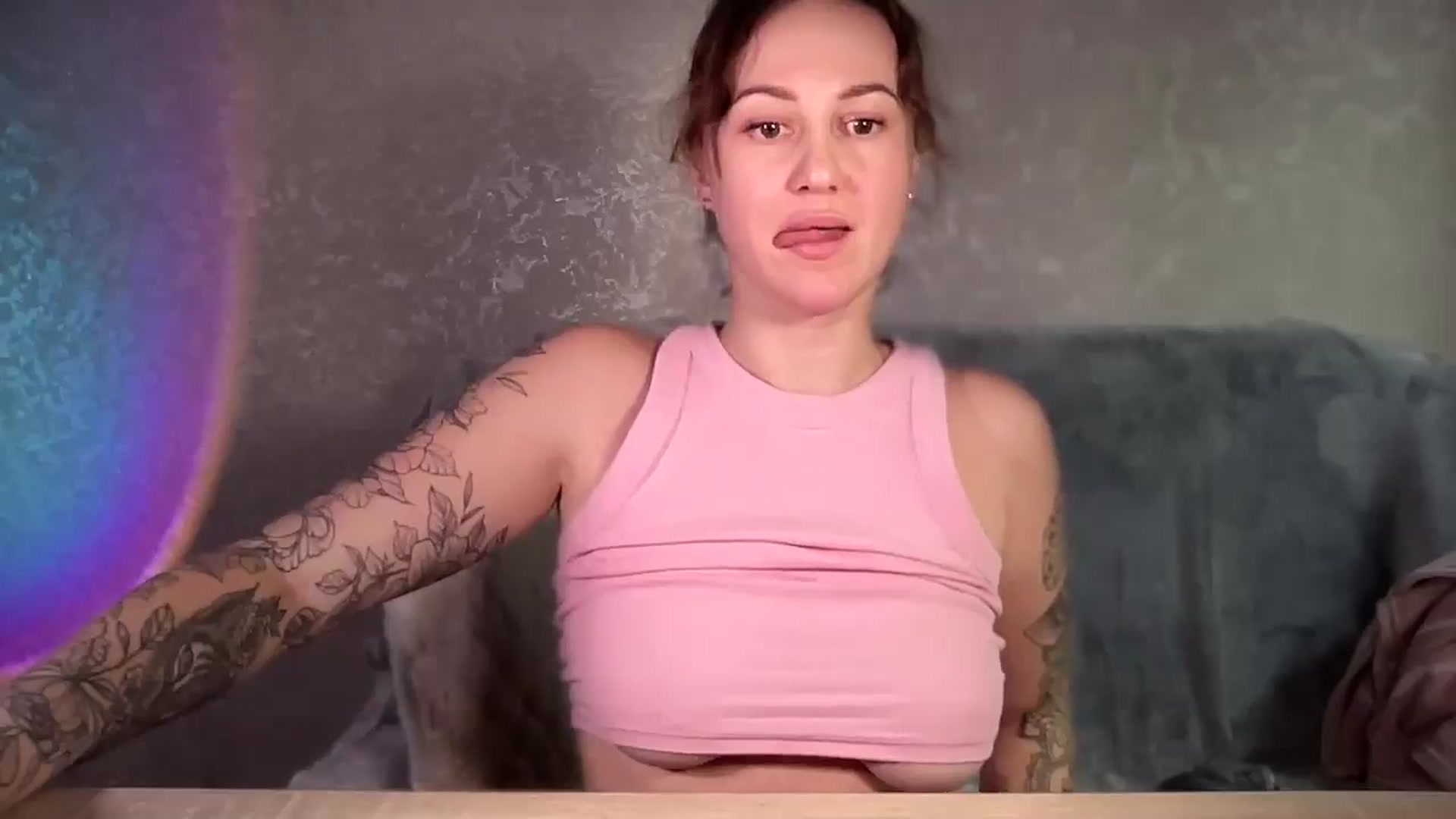 Gallery image thumbnail from Curvy_Me's myfreecams stream on, 12/29/2024, 17:47 image 18 of 20