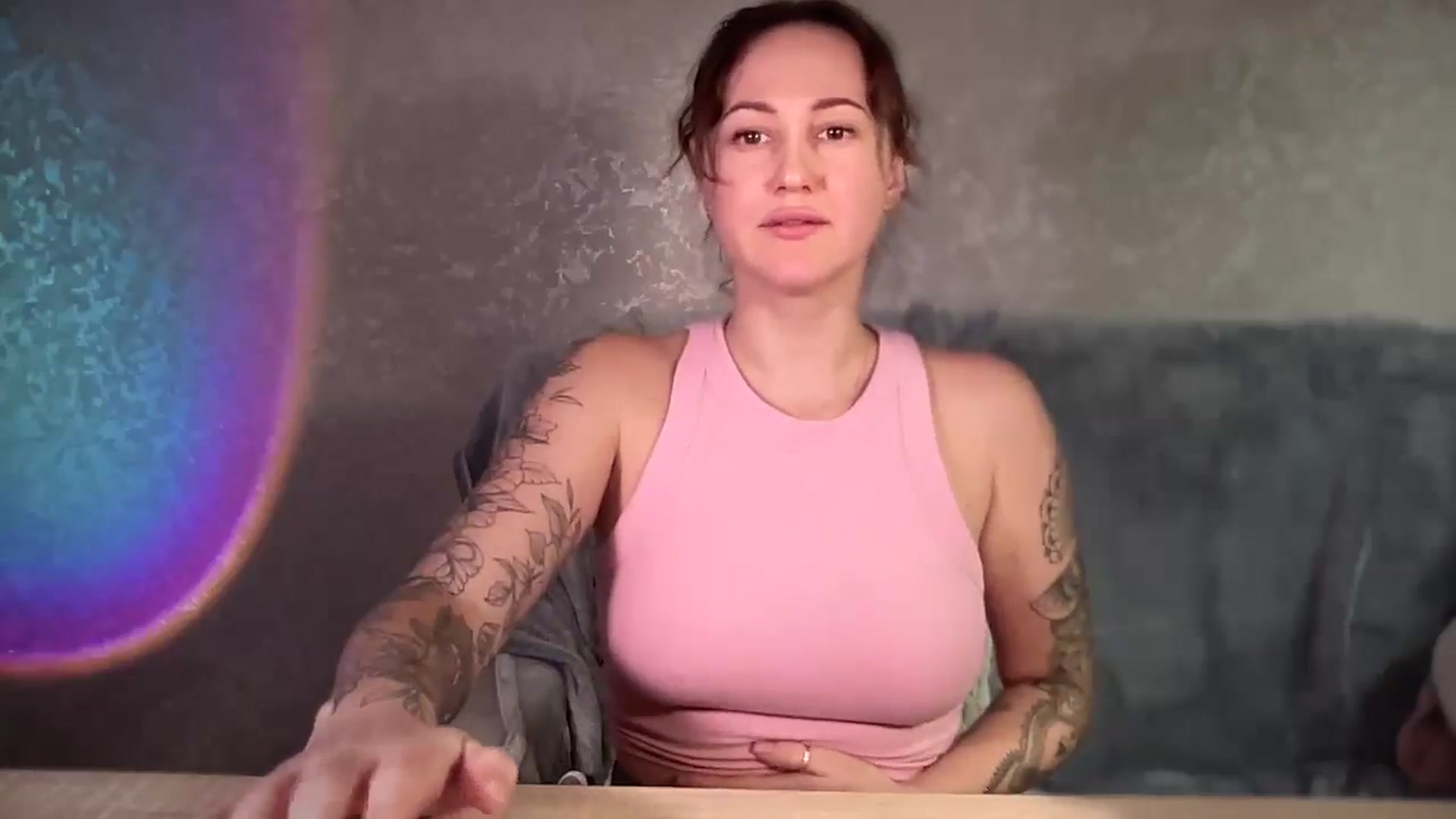 Gallery image thumbnail from Curvy_Me's myfreecams stream on, 12/29/2024, 18:14 image 13 of 20