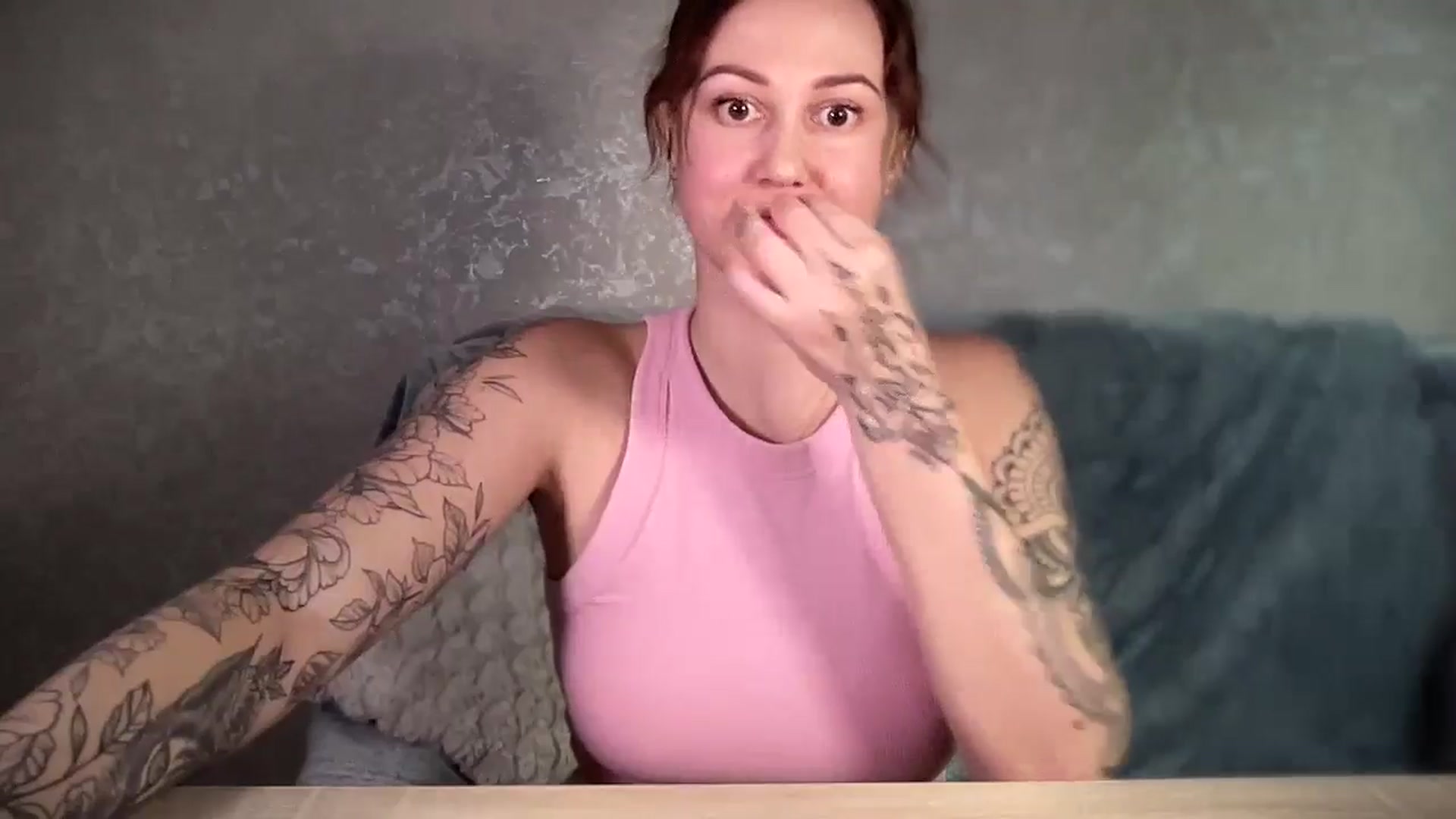Gallery image thumbnail from Curvy_Me's myfreecams stream on, 12/29/2024, 20:36 image 6 of 20
