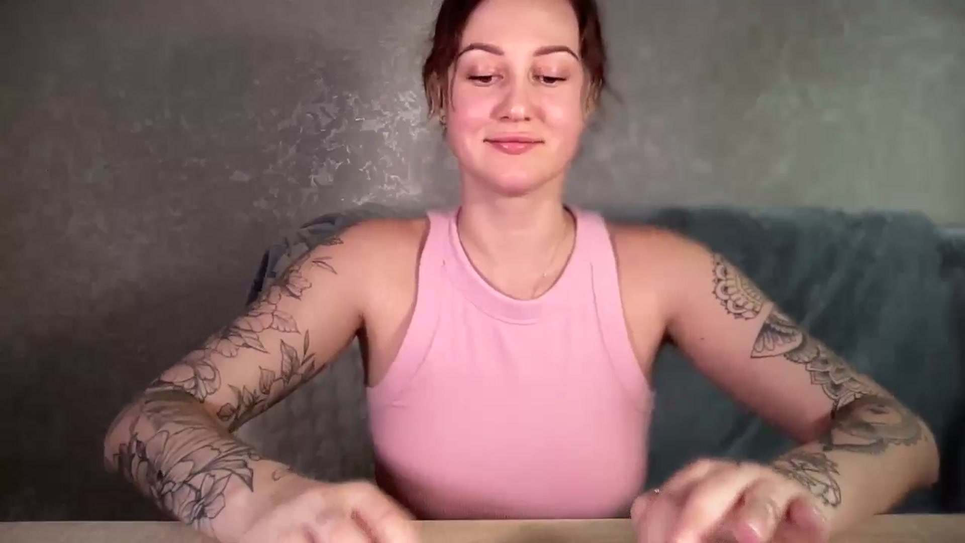 Gallery image thumbnail from Curvy_Me's myfreecams stream on, 12/29/2024, 20:36 image 8 of 20