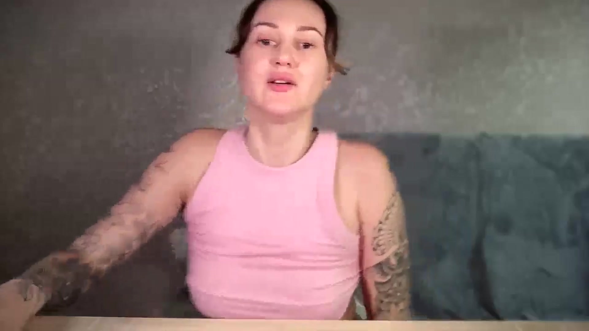 Gallery image thumbnail from Curvy_Me's myfreecams stream on, 12/30/2024, 22:00 image 7 of 20
