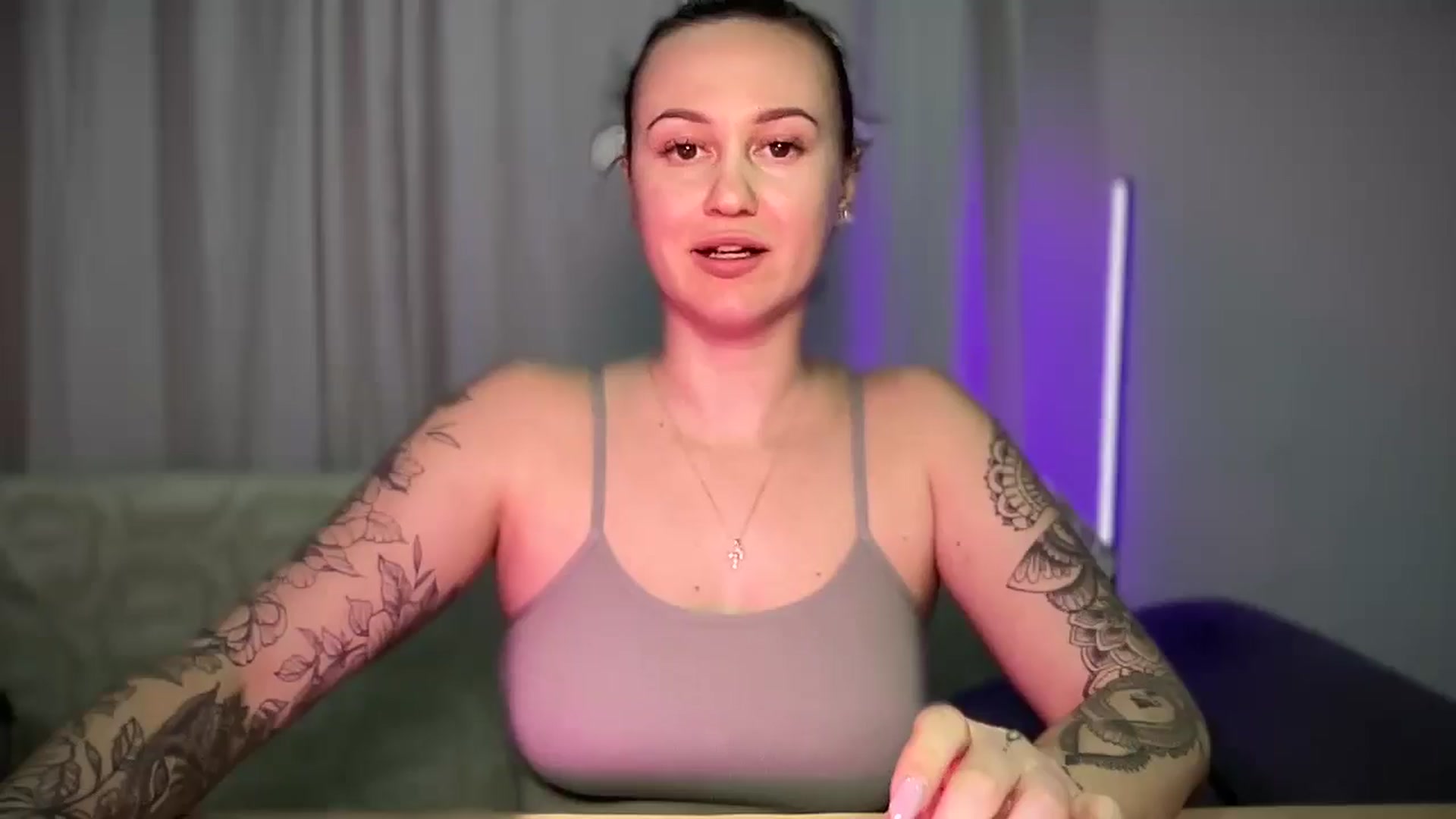 Gallery image thumbnail from Curvy_Me's myfreecams stream on, 03/07/2025, 20:33 image 11 of 20