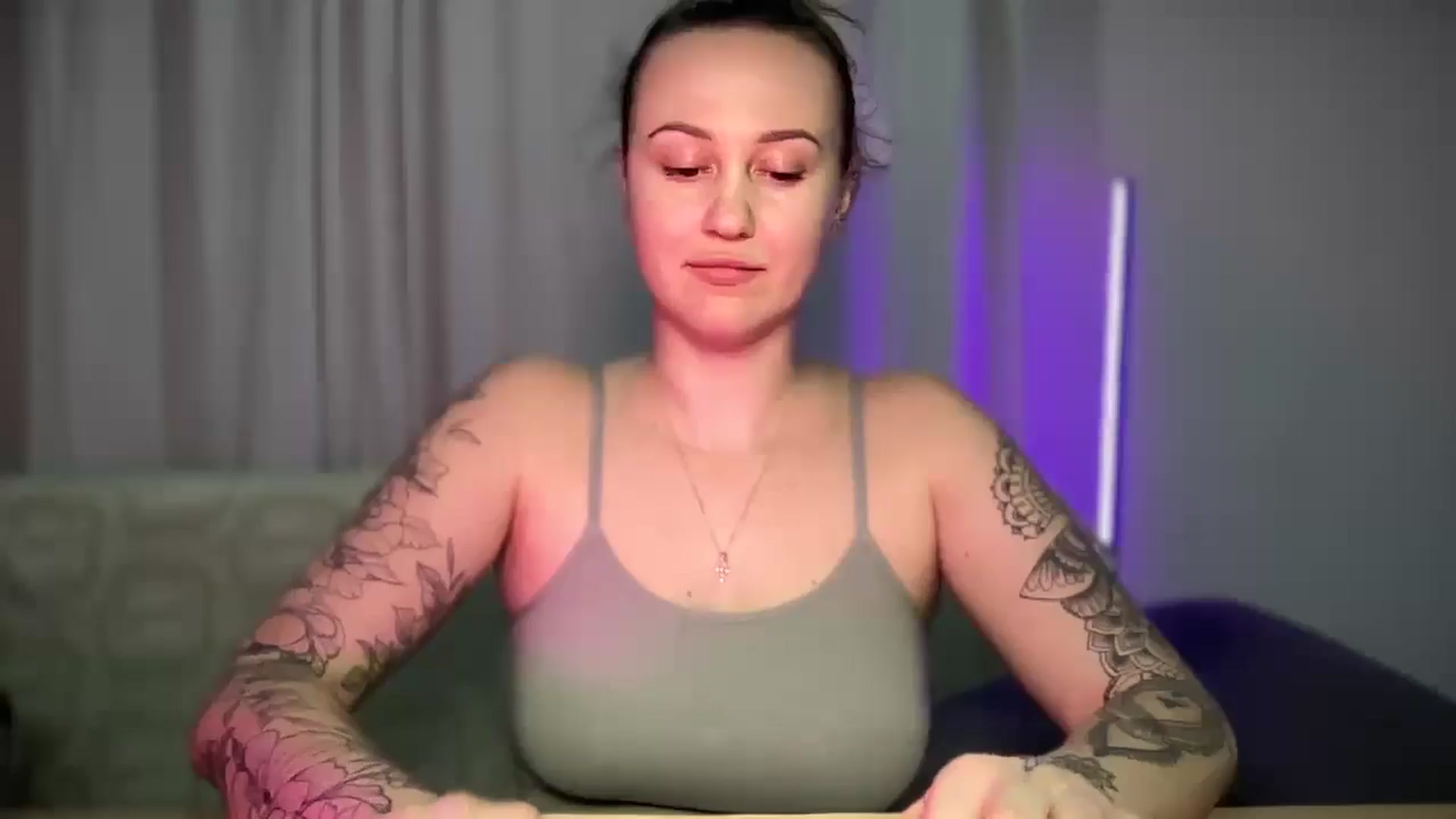 Gallery image thumbnail from Curvy_Me's myfreecams stream on, 03/07/2025, 20:33 image 12 of 20