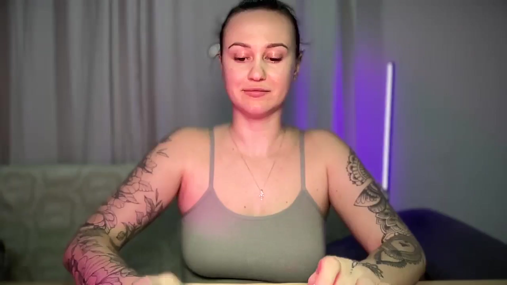 Gallery image thumbnail from Curvy_Me's myfreecams stream on, 03/07/2025, 20:33 image 10 of 20