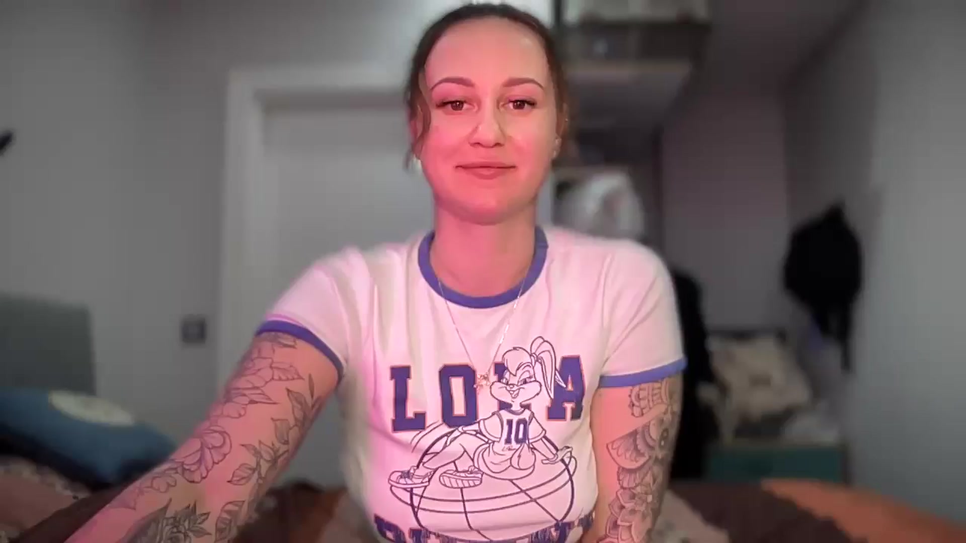 Gallery image thumbnail from Curvy_Me's myfreecams stream on, 03/26/2025, 21:58 image 1 of 20