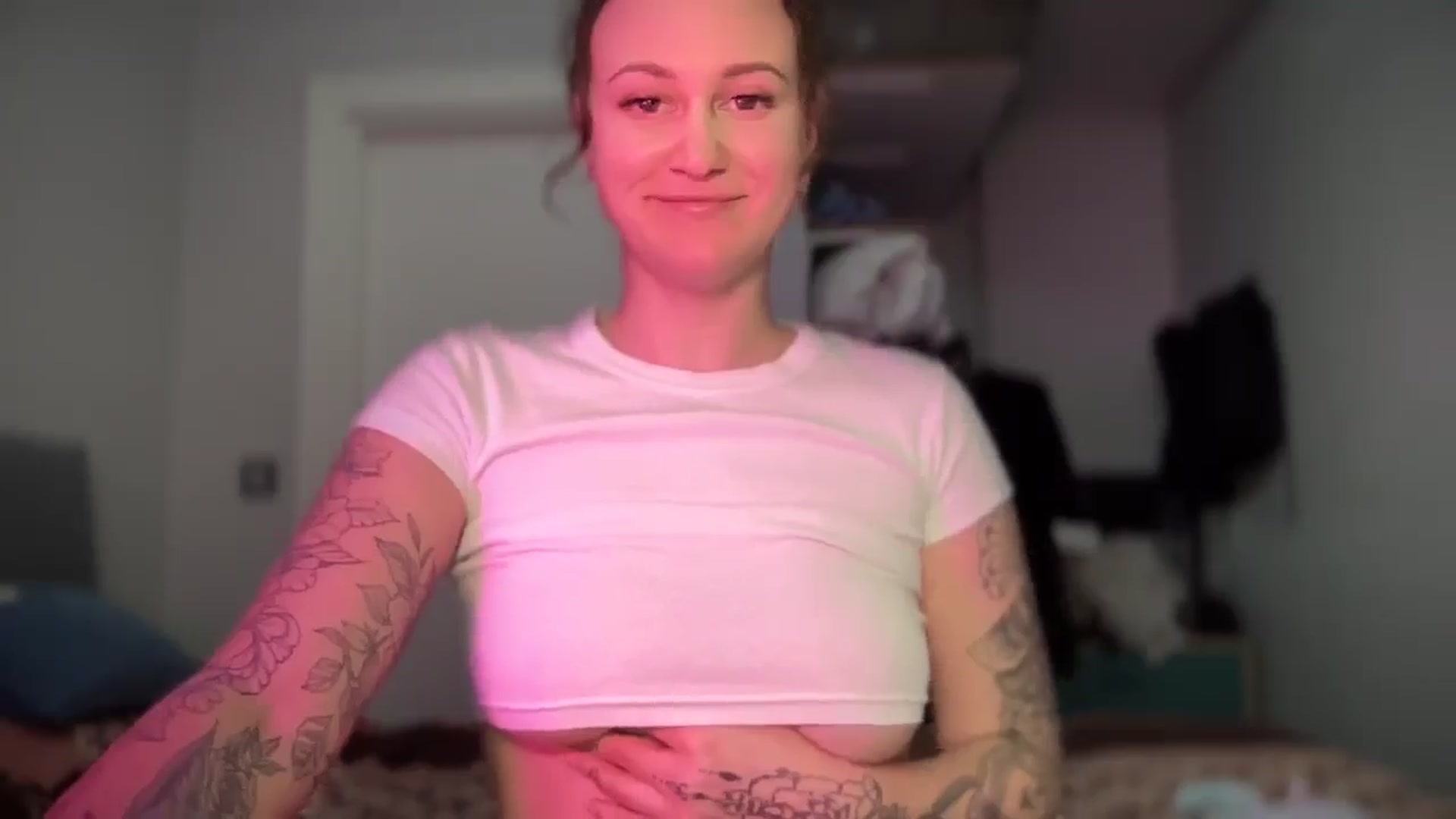 Gallery image thumbnail from Curvy_Me's myfreecams stream on, 03/29/2025, 21:25 image 12 of 20