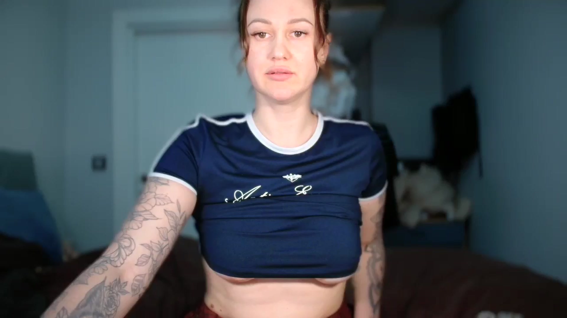 Gallery image thumbnail from Curvy_Me's myfreecams stream on, 04/02/2025, 20:29 image 14 of 20