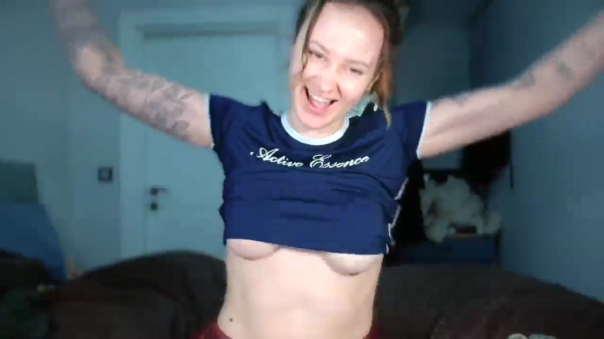Gallery image thumbnail from Curvy_Me's myfreecams stream on, 04/02/2025, 20:29 image 18 of 20