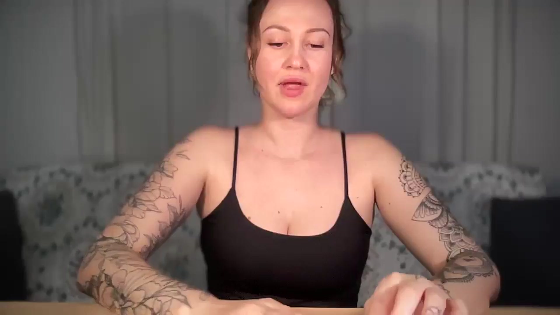 Gallery image thumbnail from Curvy_Me's myfreecams stream on, 04/21/2025, 18:35 image 3 of 20