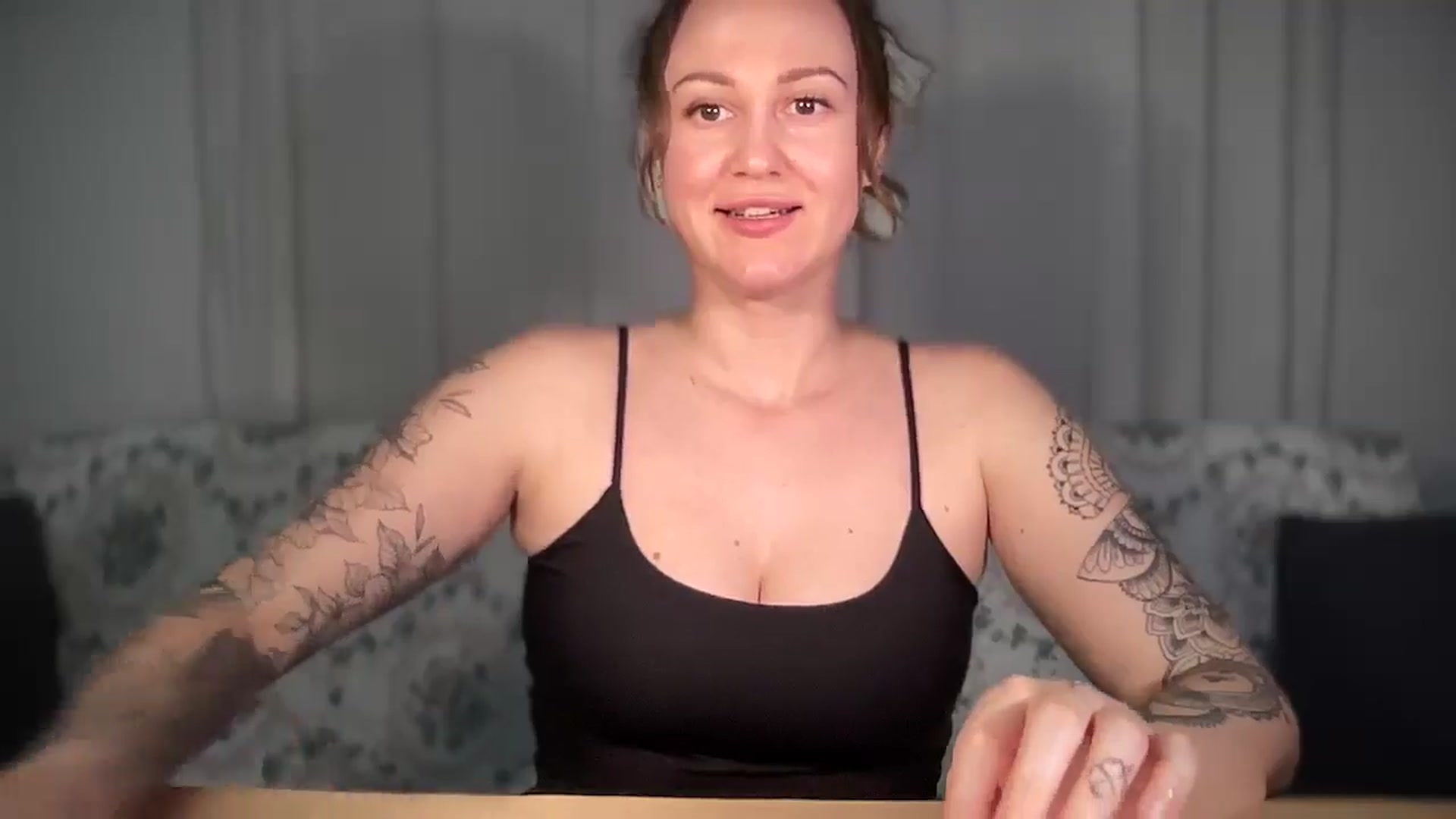Gallery image thumbnail from Curvy_Me's myfreecams stream on, 04/21/2025, 18:35 image 15 of 20