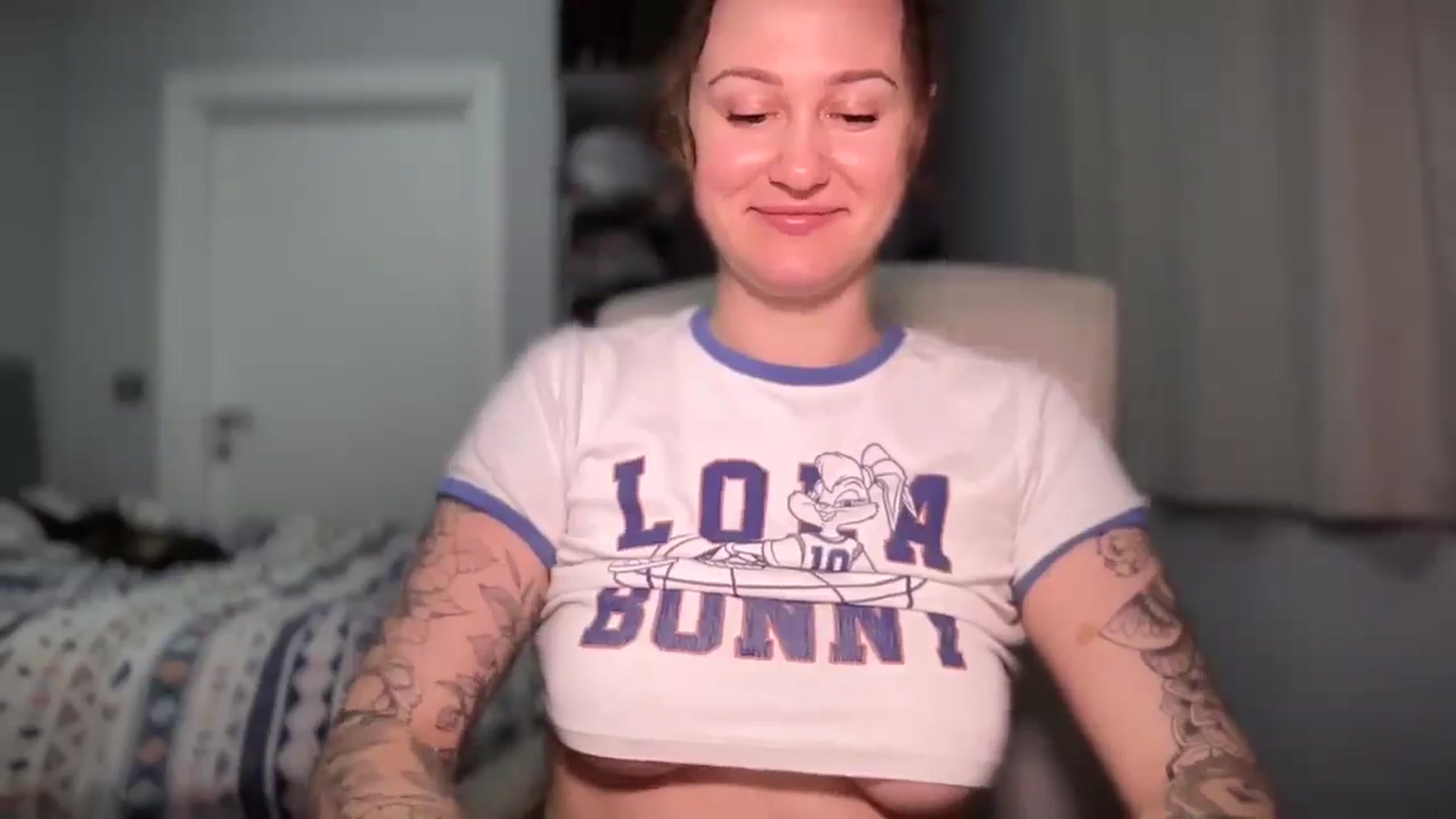 Gallery image thumbnail from Curvy_Me's myfreecams stream on, 05/11/2025, 12:04 image 6 of 20