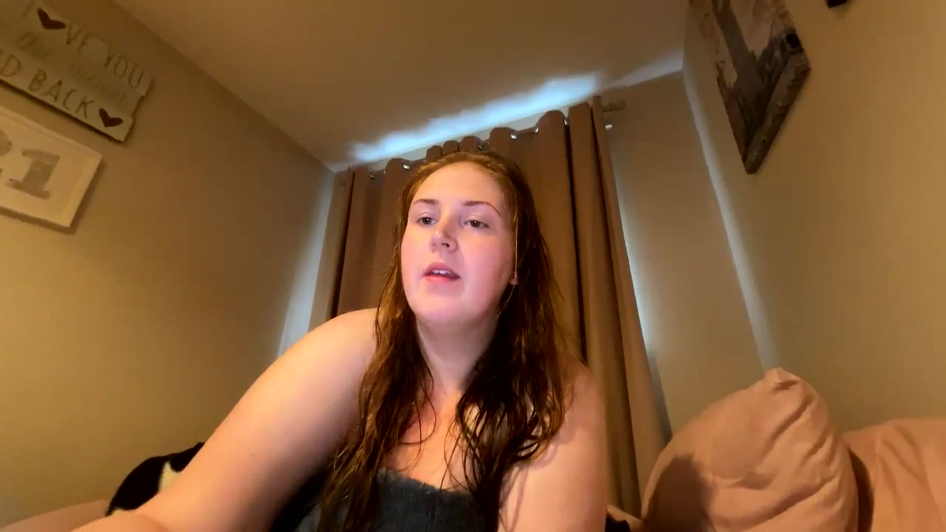 Gallery image thumbnail from Curvyrouge95's myfreecams stream on, 07/22/2024, 07:48 image 2 of 20