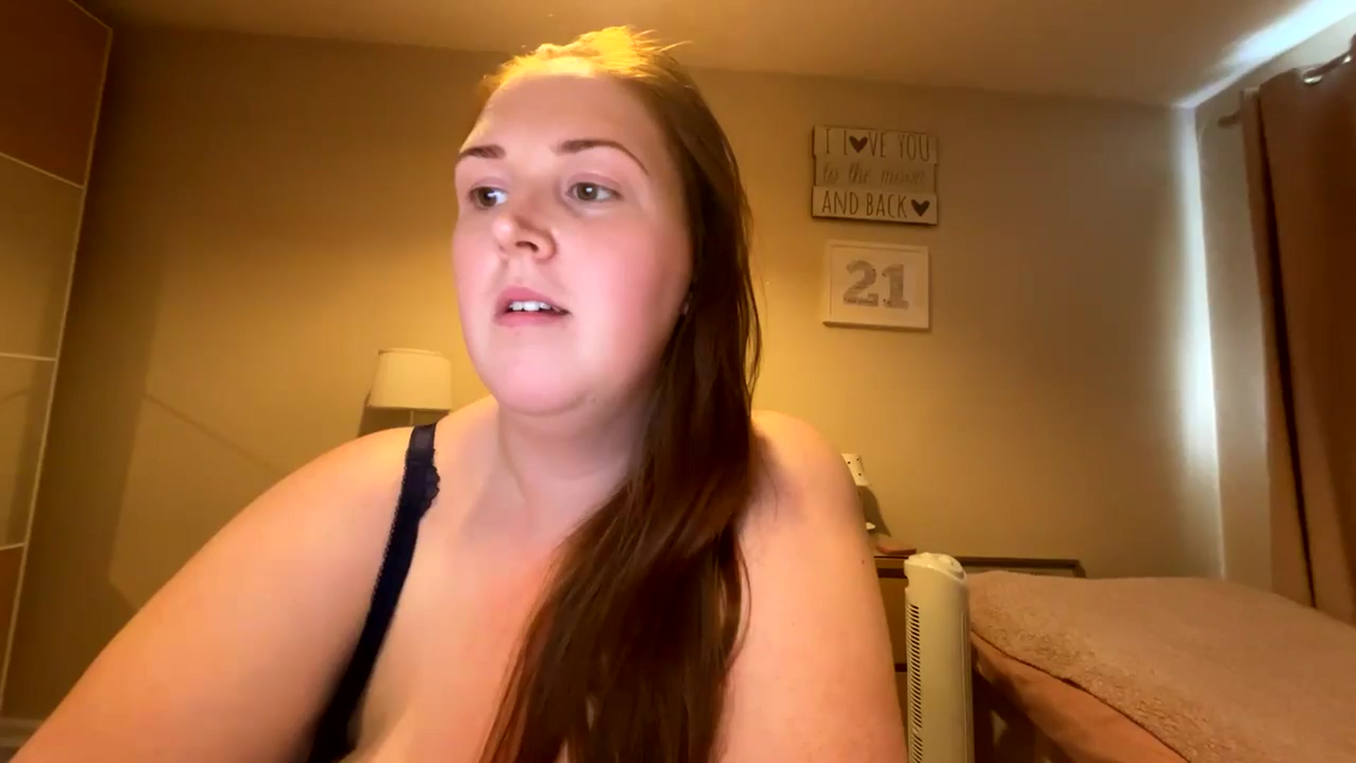 Gallery image thumbnail from Curvyrouge95's myfreecams stream on, 07/26/2024, 15:31 image 16 of 20