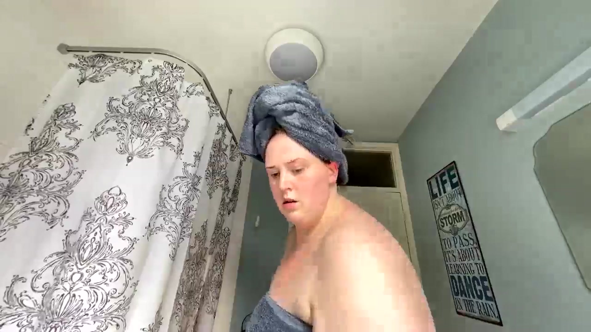 Gallery image thumbnail from Curvyrouge95's myfreecams stream on, 07/27/2024, 16:43 image 12 of 20