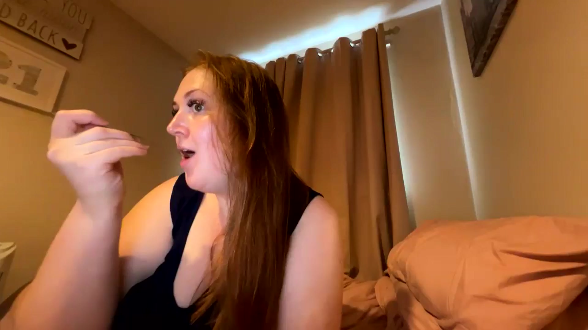 Gallery image thumbnail from Curvyrouge95's myfreecams stream on, 08/04/2024, 09:30 image 1 of 20