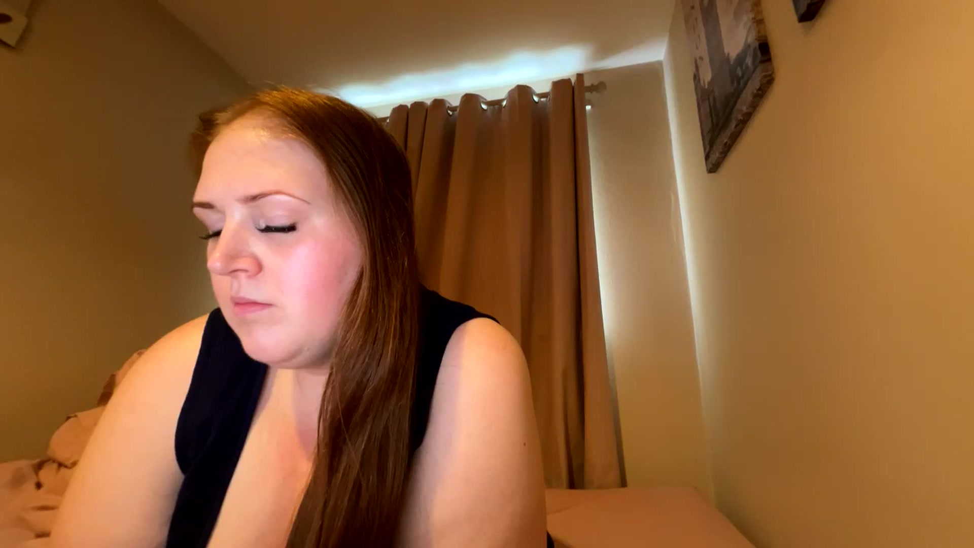 Gallery image thumbnail from Curvyrouge95's myfreecams stream on, 08/04/2024, 11:44 image 3 of 20