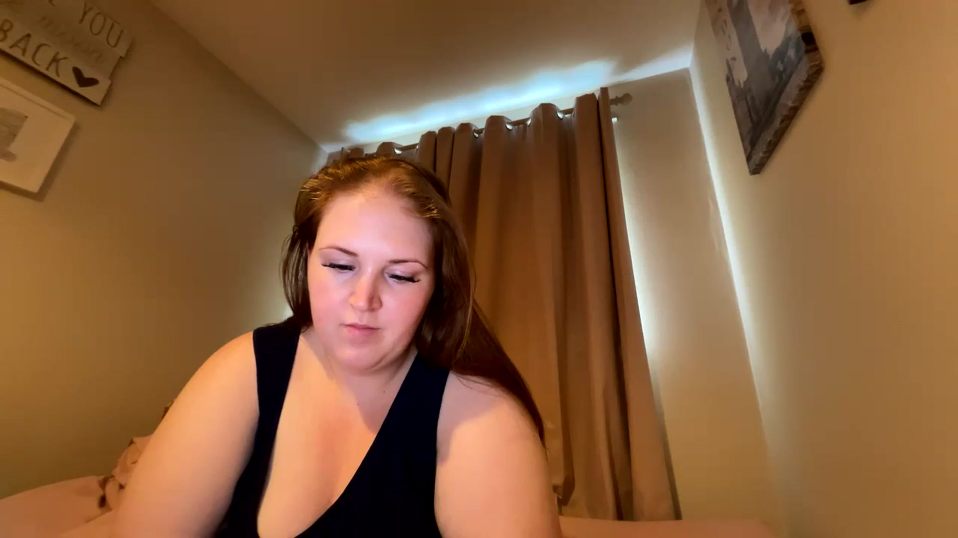 Gallery image thumbnail from Curvyrouge95's myfreecams stream on, 08/04/2024, 11:44 image 20 of 20