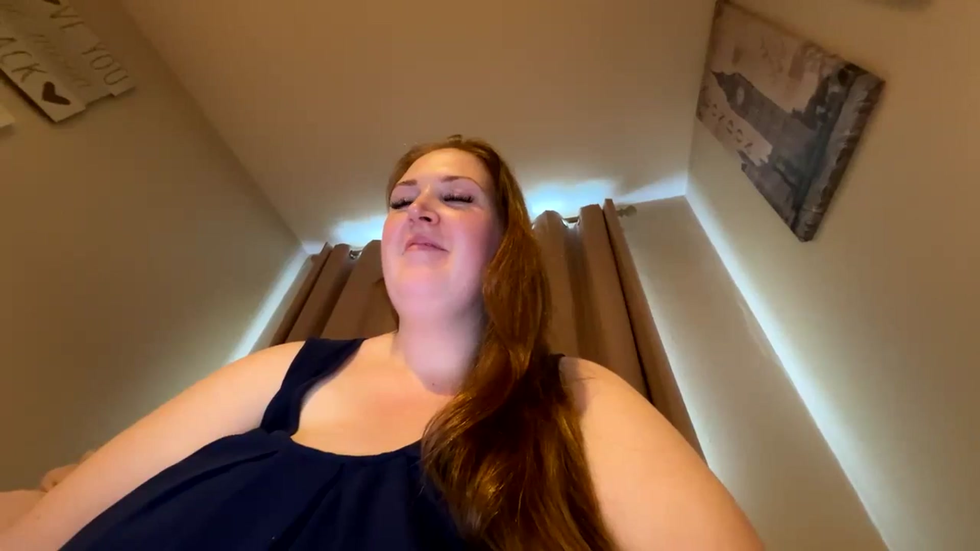 Gallery image thumbnail from Curvyrouge95's myfreecams stream on, 08/04/2024, 11:44 image 12 of 20