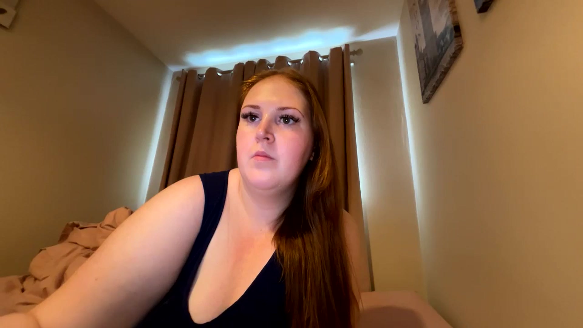 Gallery image thumbnail from Curvyrouge95's myfreecams stream on, 08/04/2024, 11:44 image 6 of 20