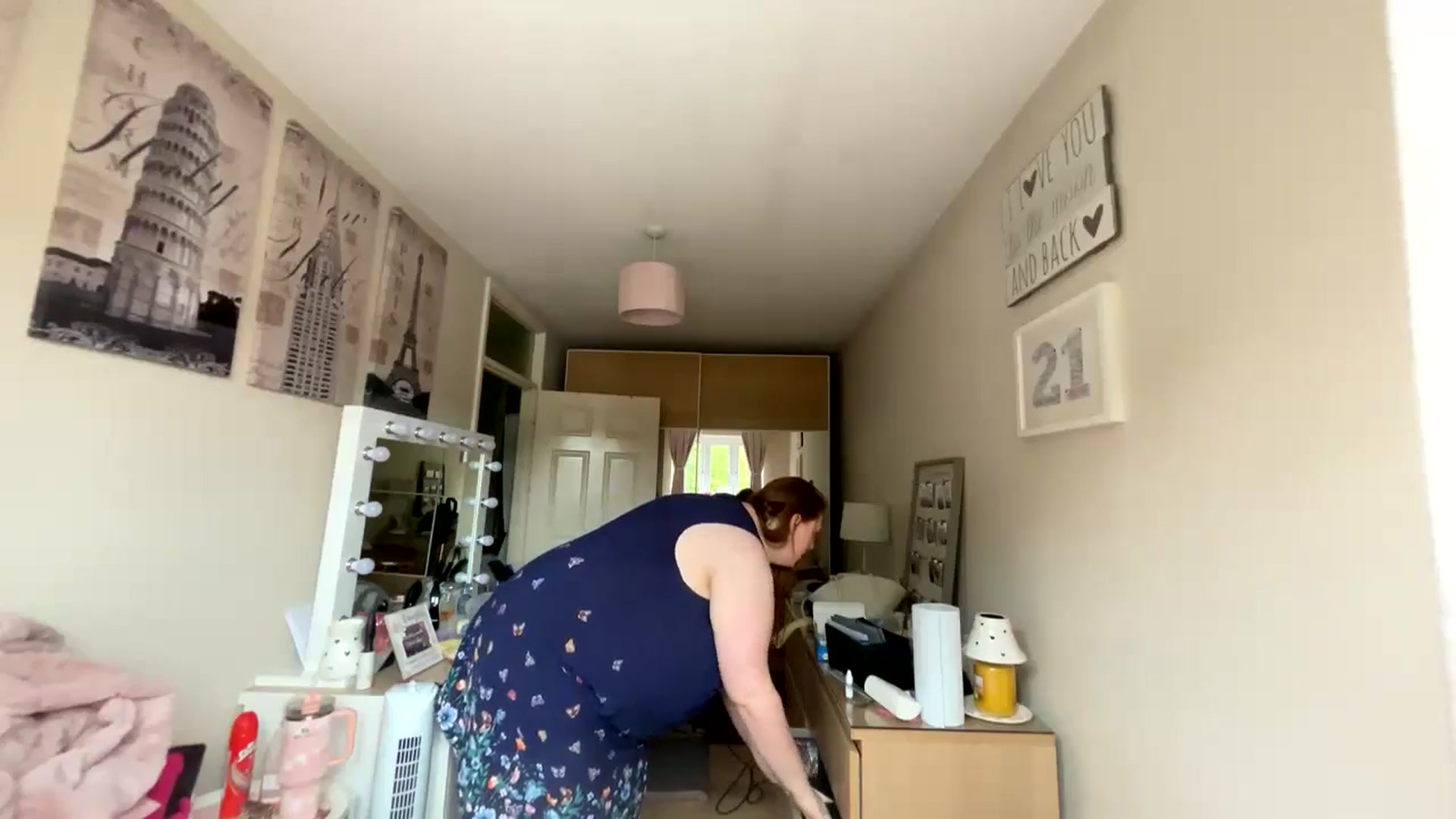 Gallery image thumbnail from Curvyrouge95's myfreecams stream on, 08/05/2024, 09:30 image 7 of 20