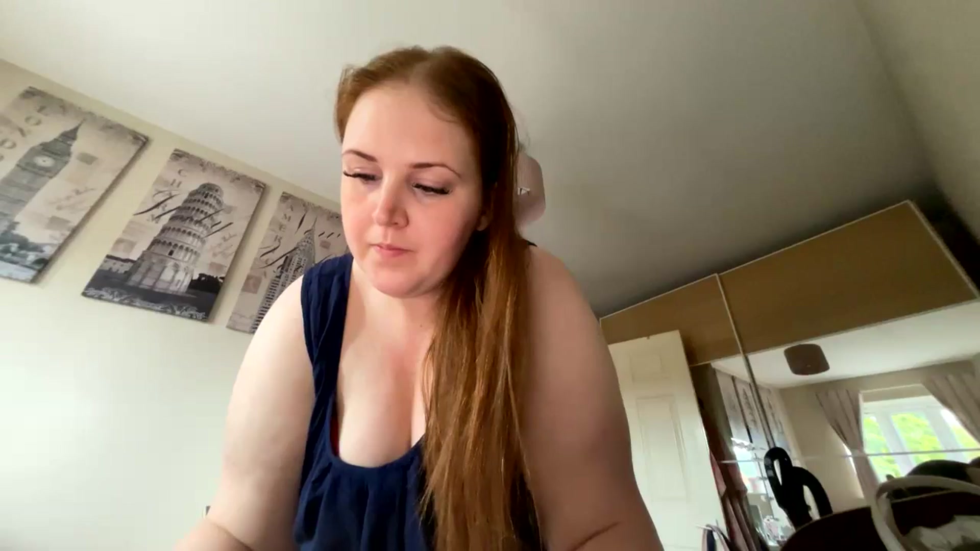 Gallery image thumbnail from Curvyrouge95's myfreecams stream on, 08/05/2024, 09:30 image 12 of 20