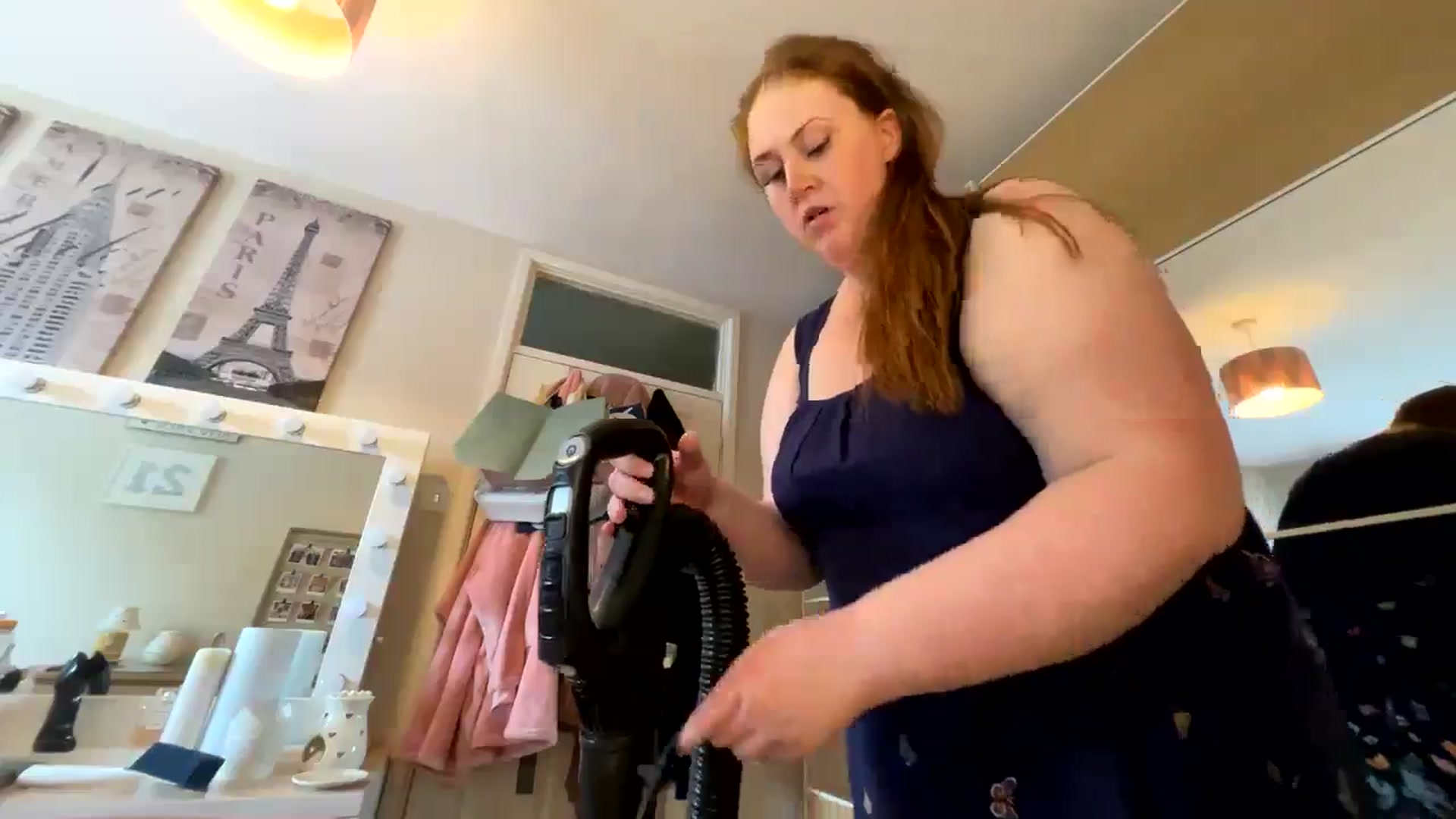 Gallery image thumbnail from Curvyrouge95's myfreecams stream on, 08/05/2024, 11:19 image 12 of 20