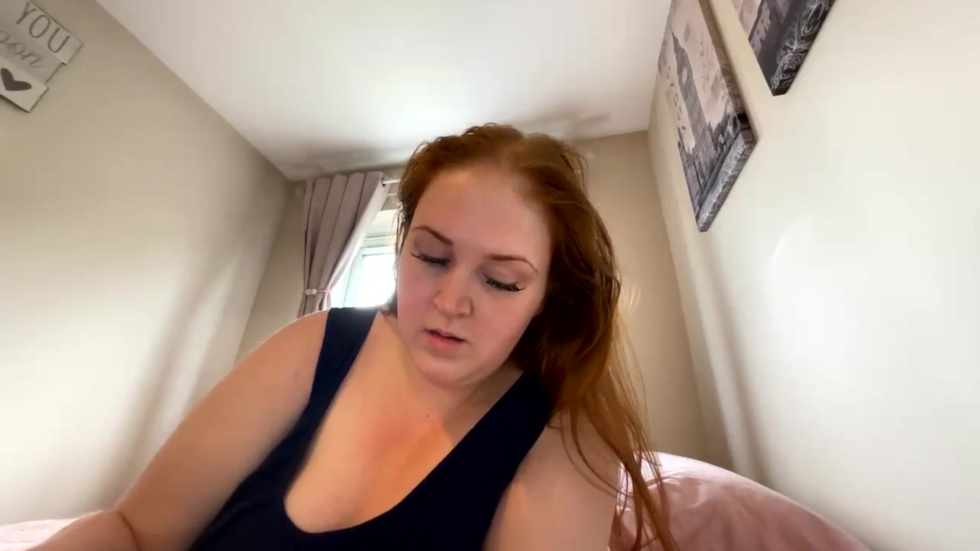 Gallery image thumbnail from Curvyrouge95's myfreecams stream on, 08/05/2024, 11:19 image 14 of 20