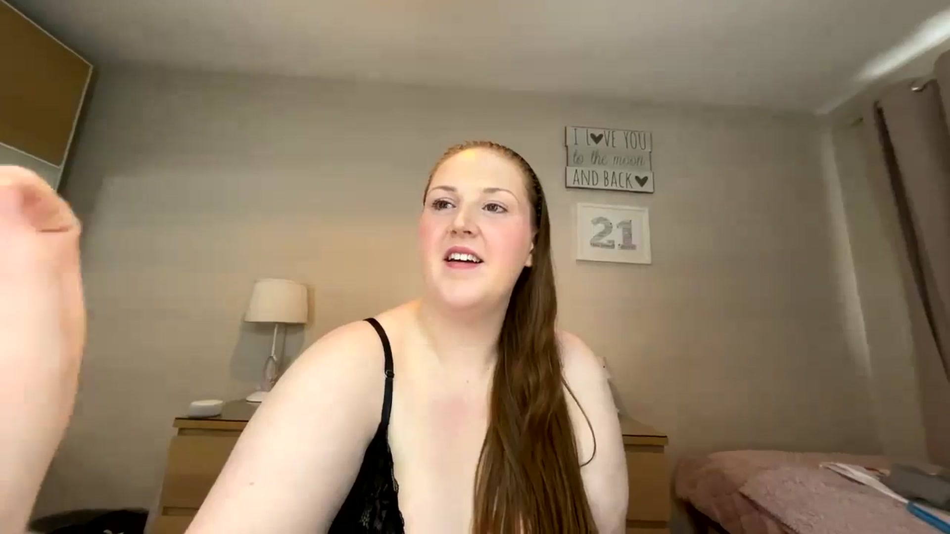 Gallery image thumbnail from Curvyrouge95's myfreecams stream on, 08/28/2024, 10:14 image 15 of 20