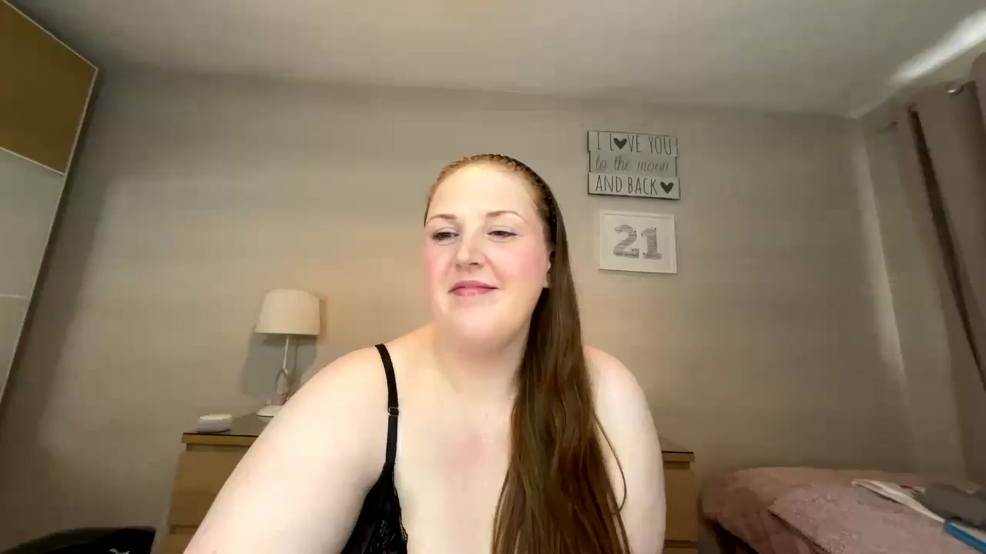 Gallery image thumbnail from Curvyrouge95's myfreecams stream on, 08/28/2024, 10:14 image 19 of 20