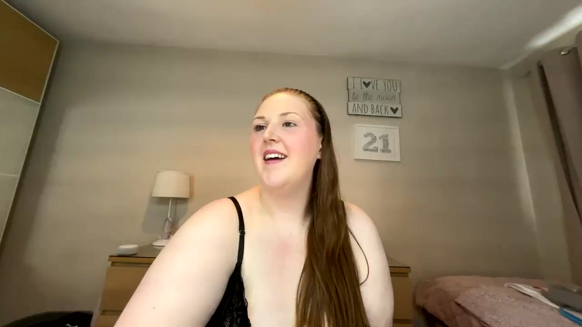 Gallery image thumbnail from Curvyrouge95's myfreecams stream on, 08/28/2024, 10:14 image 12 of 20