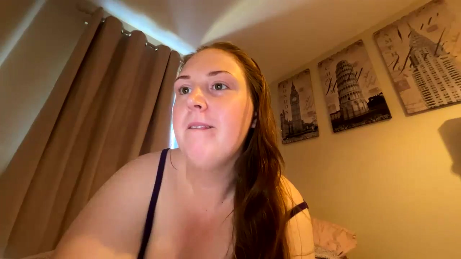 Gallery image thumbnail from Curvyrouge95's myfreecams stream on, 08/30/2024, 09:24 image 17 of 20