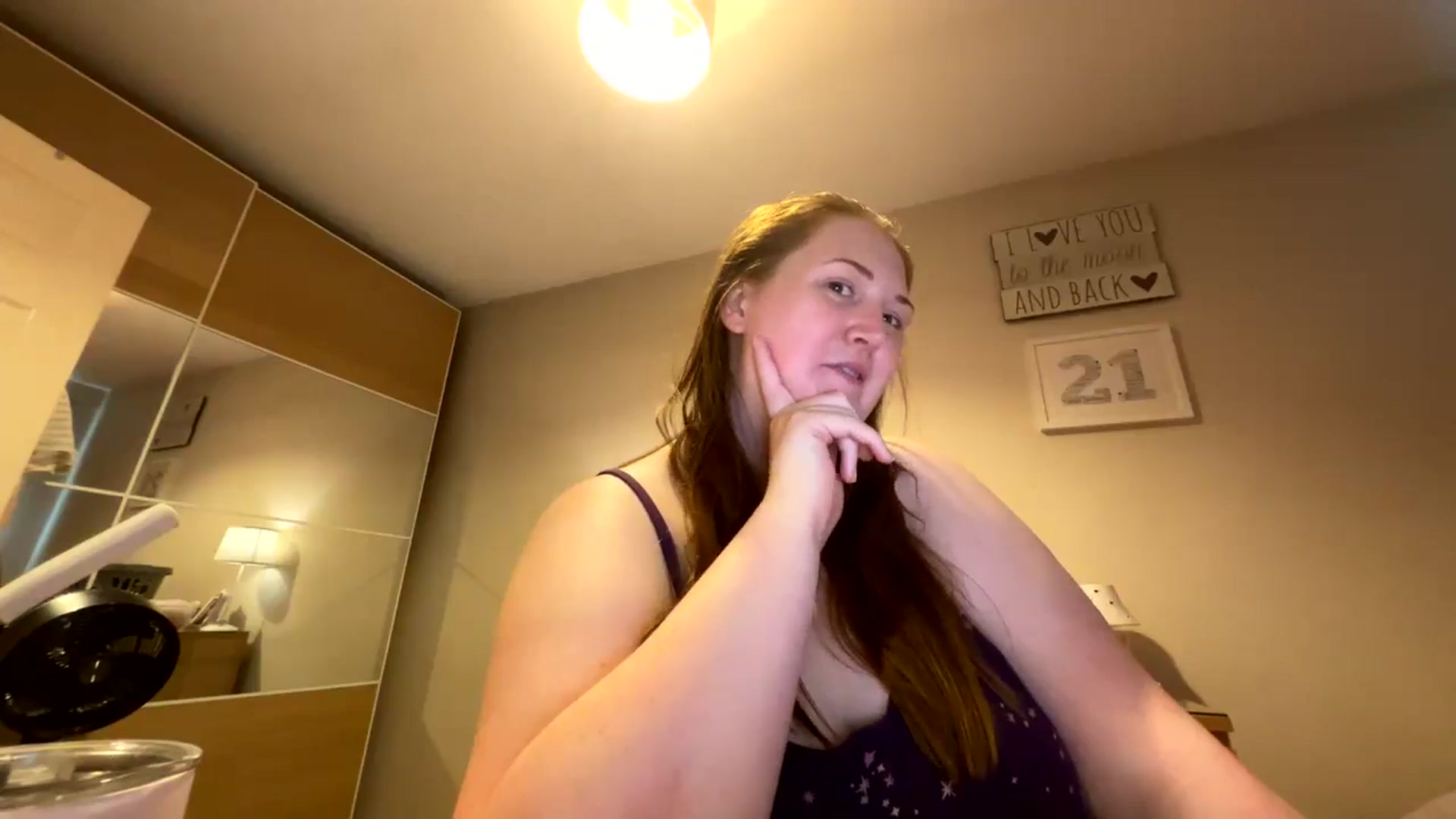 Gallery image thumbnail from Curvyrouge95's myfreecams stream on, 08/30/2024, 11:27 image 17 of 20