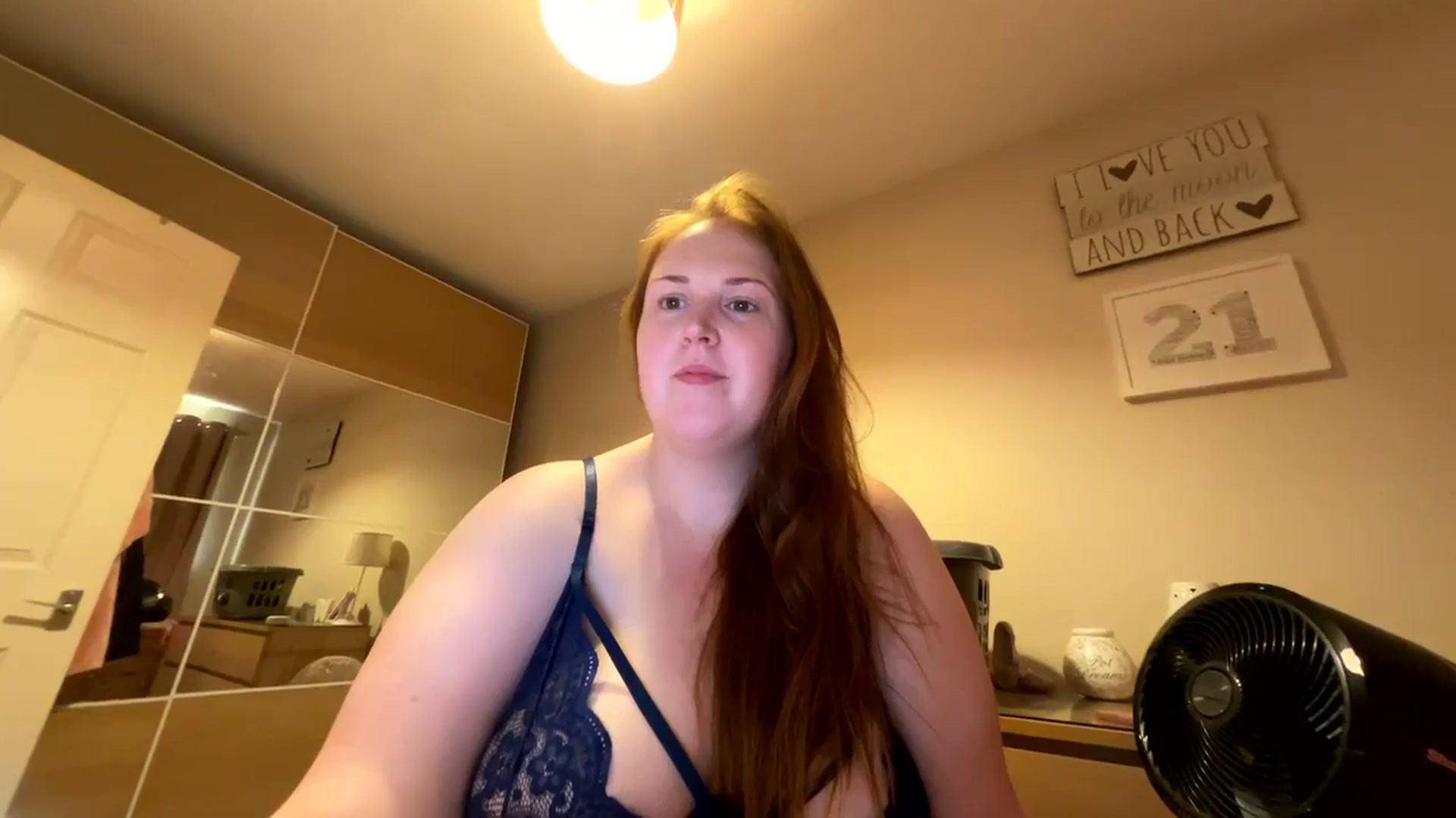 Gallery image thumbnail from Curvyrouge95's myfreecams stream on, 08/30/2024, 18:21 image 15 of 20