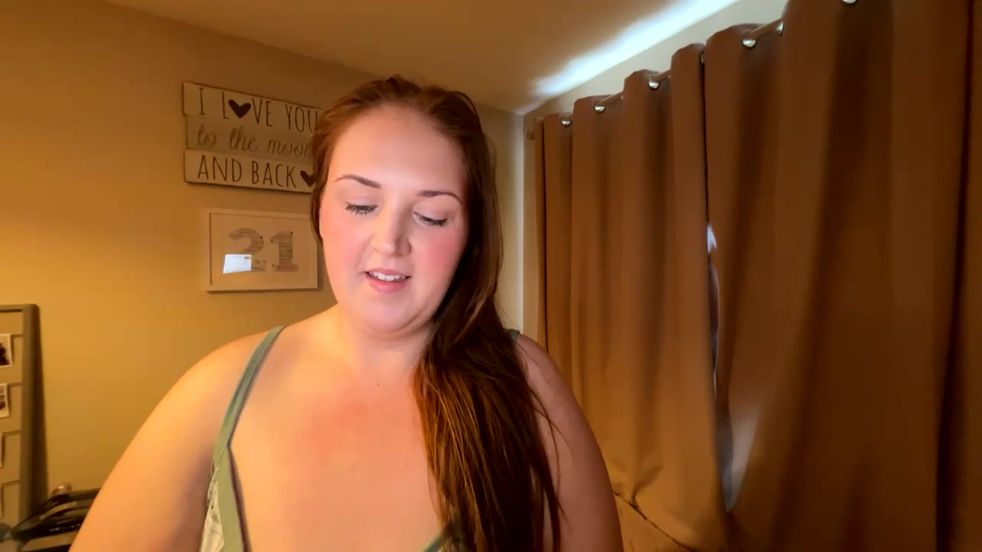 Gallery image thumbnail from Curvyrouge95's myfreecams stream on, 09/16/2024, 09:01 image 5 of 20