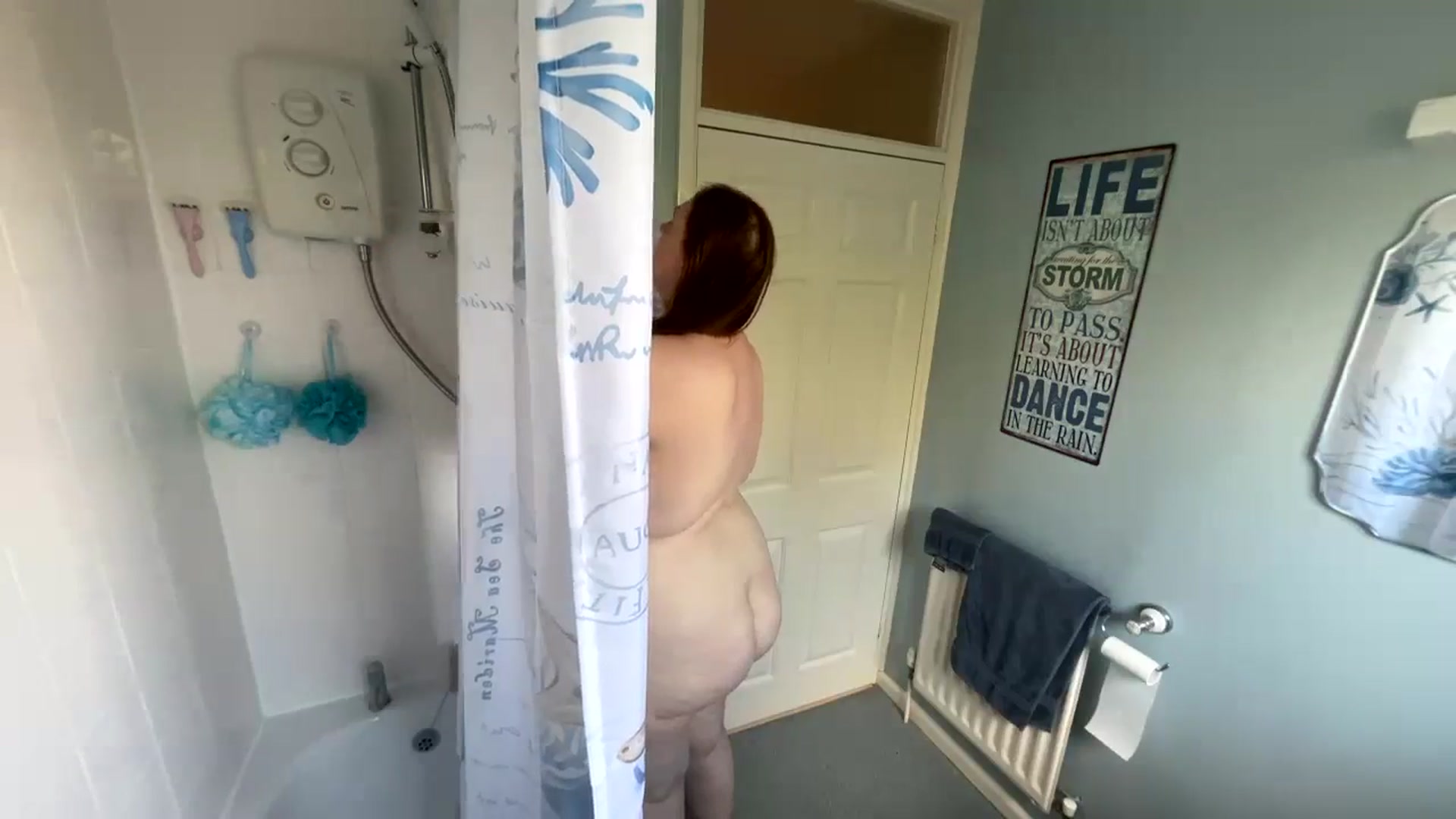 Gallery image thumbnail from Curvyrouge95's myfreecams stream on, 09/16/2024, 11:12 image 12 of 20