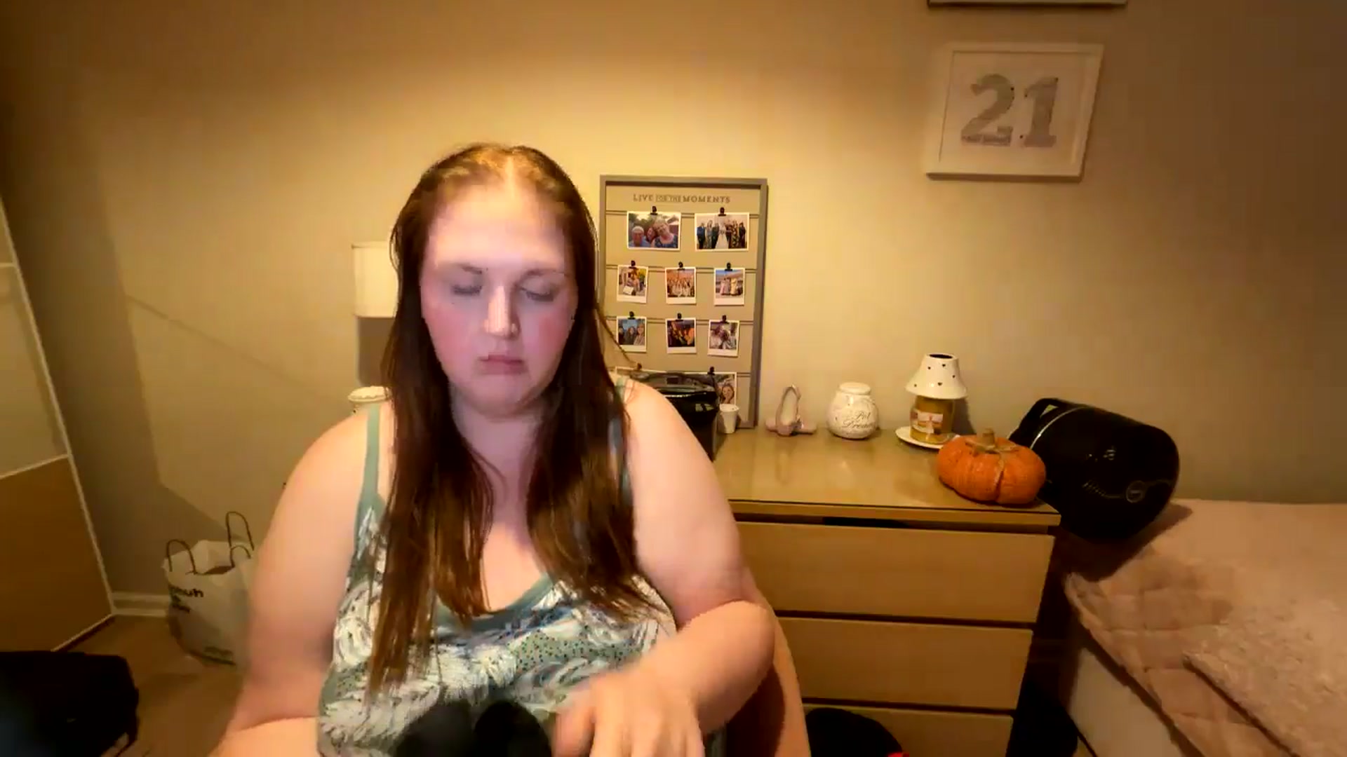 Gallery image thumbnail from Curvyrouge95's myfreecams stream on, 09/16/2024, 11:12 image 11 of 20
