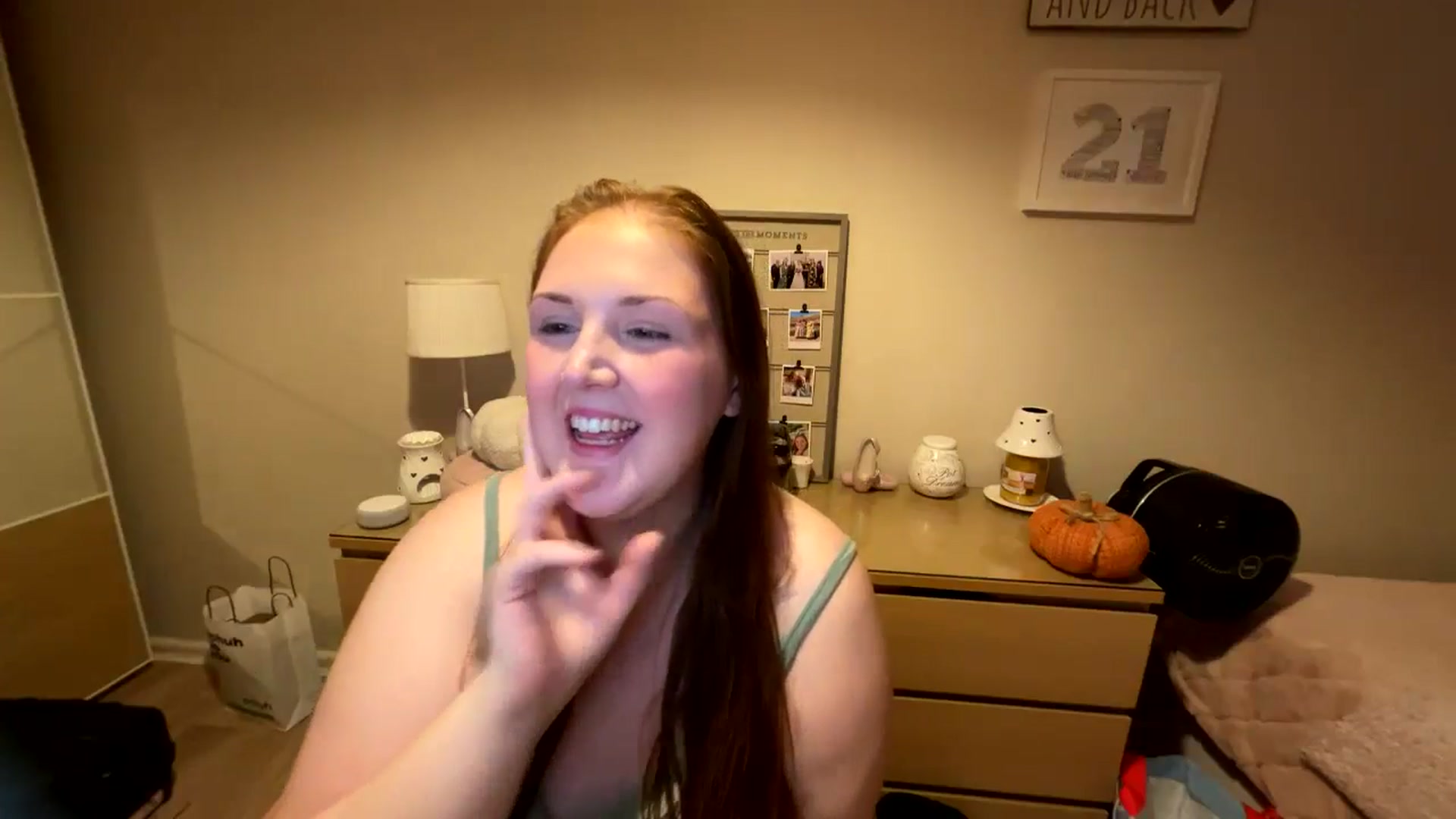 Gallery image thumbnail from Curvyrouge95's myfreecams stream on, 09/16/2024, 11:12 image 5 of 20