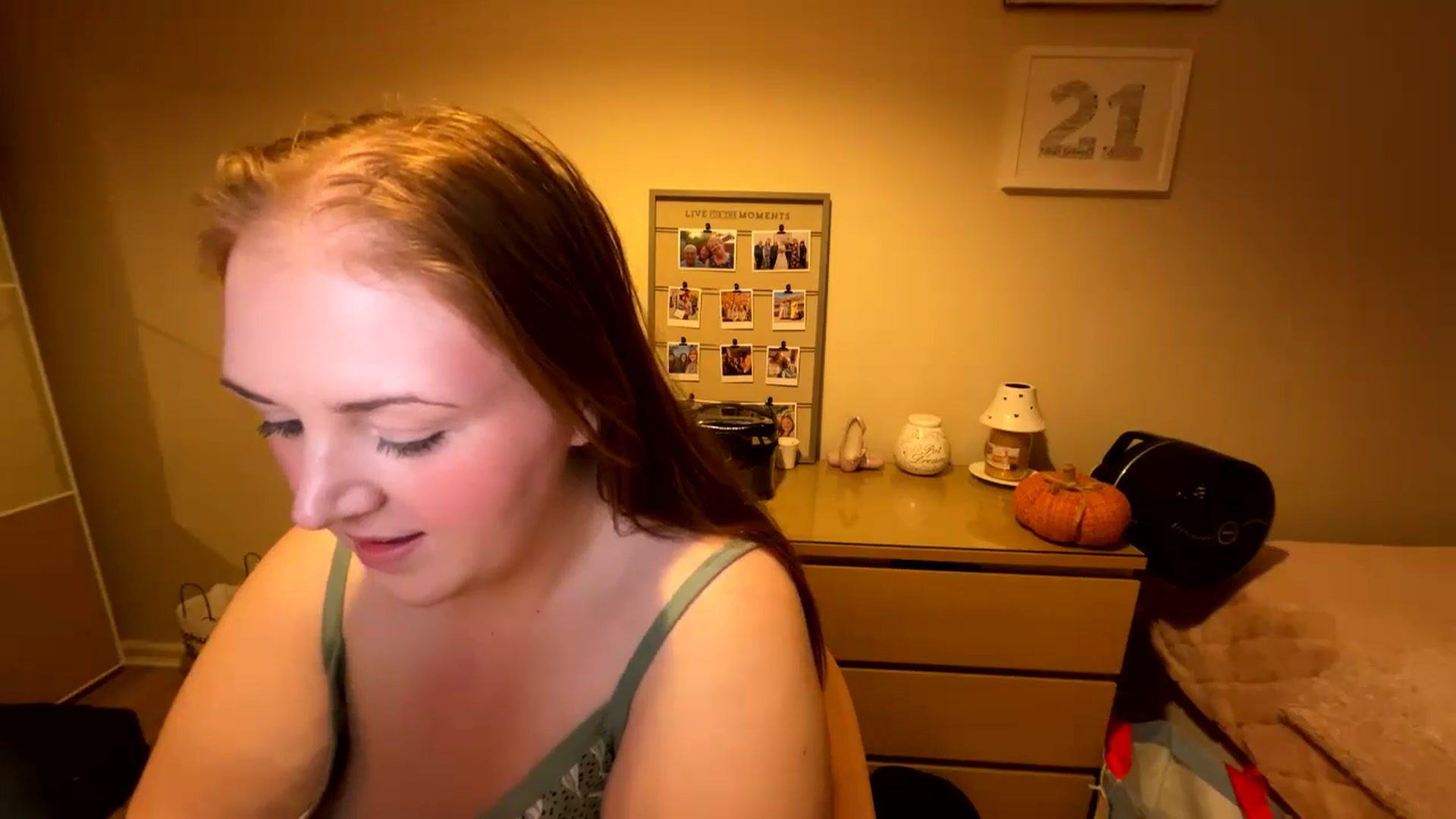 Gallery image thumbnail from Curvyrouge95's myfreecams stream on, 09/16/2024, 11:12 image 8 of 20
