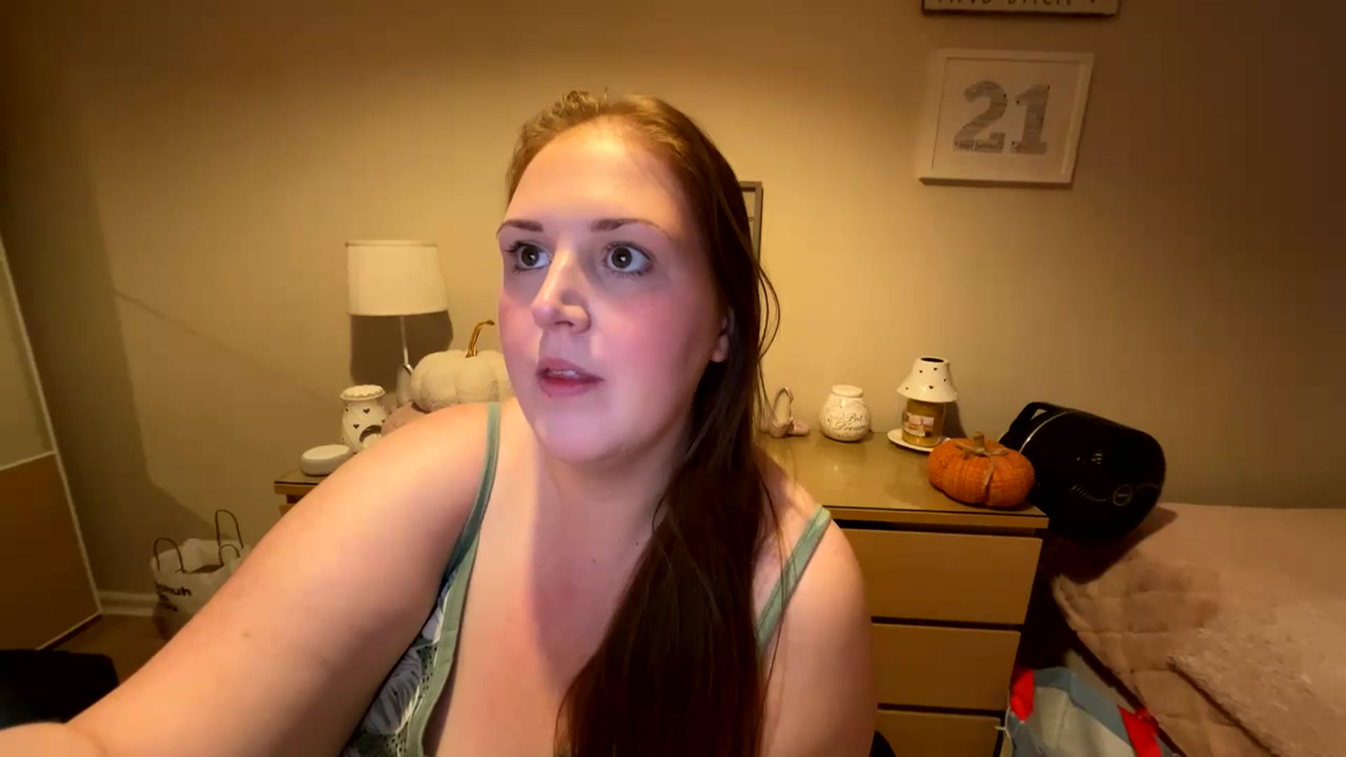 Gallery image thumbnail from Curvyrouge95's myfreecams stream on, 09/16/2024, 11:12 image 6 of 20