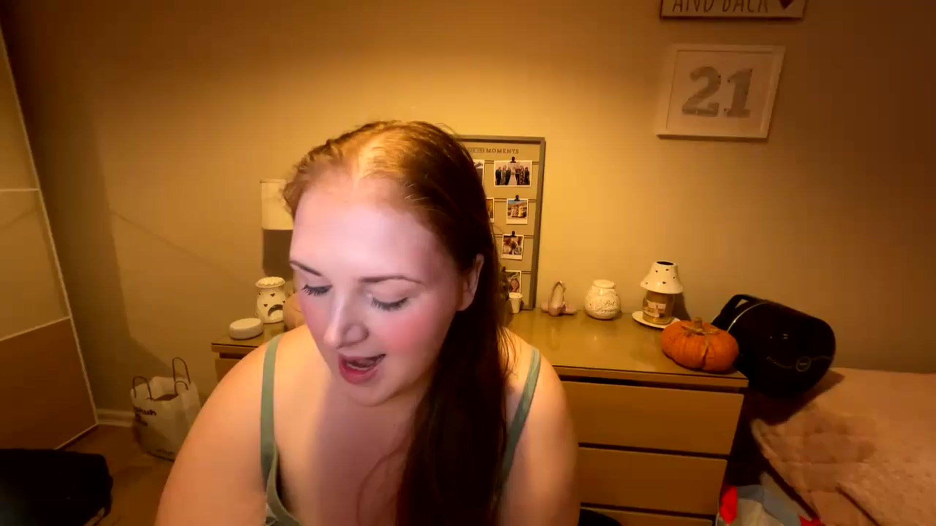 Gallery image thumbnail from Curvyrouge95's myfreecams stream on, 09/16/2024, 11:12 image 4 of 20