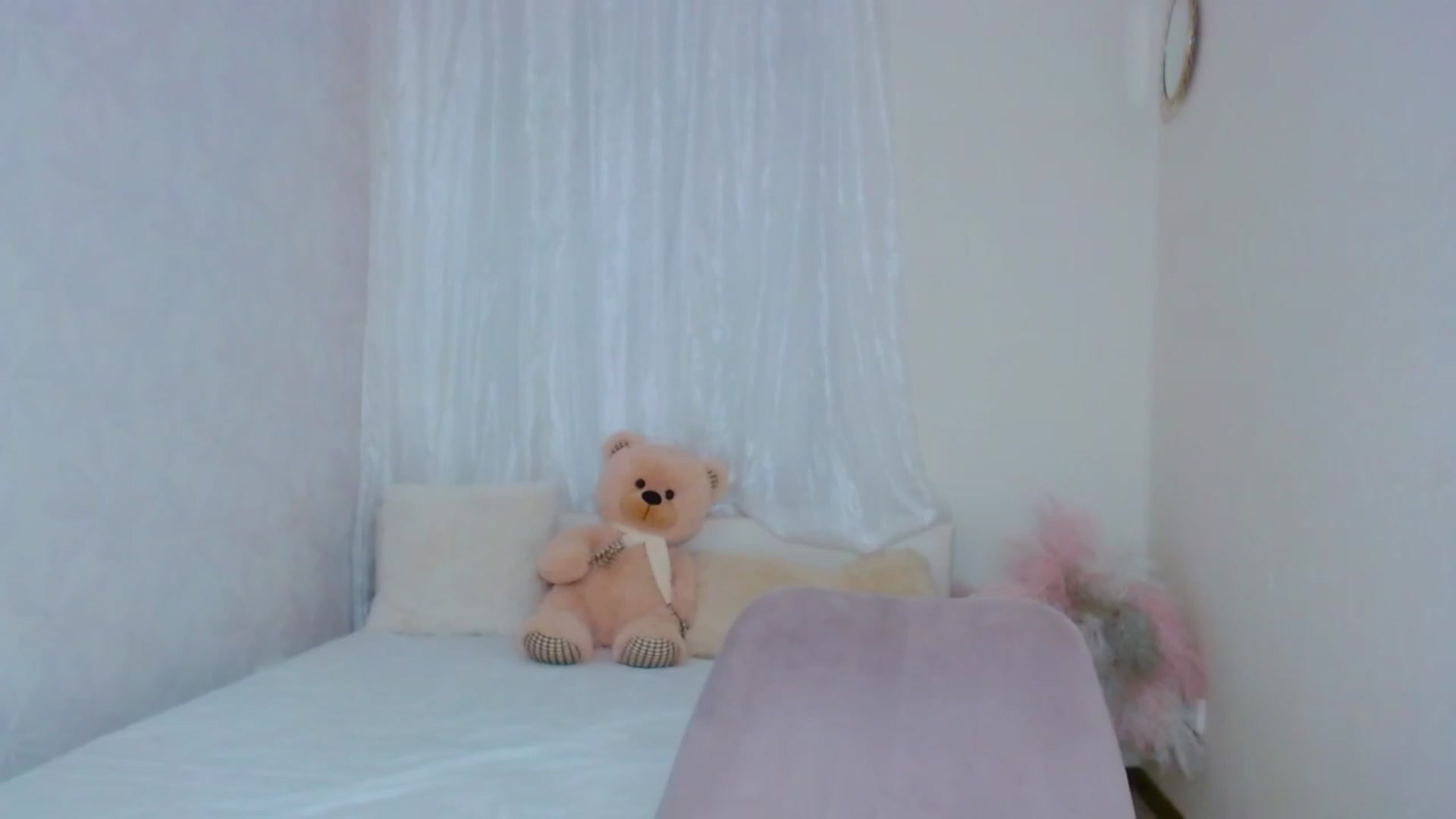 Gallery image thumbnail from Cut1e_cut1e's myfreecams stream on, 01/23/2024, 14:45 image 17 of 20