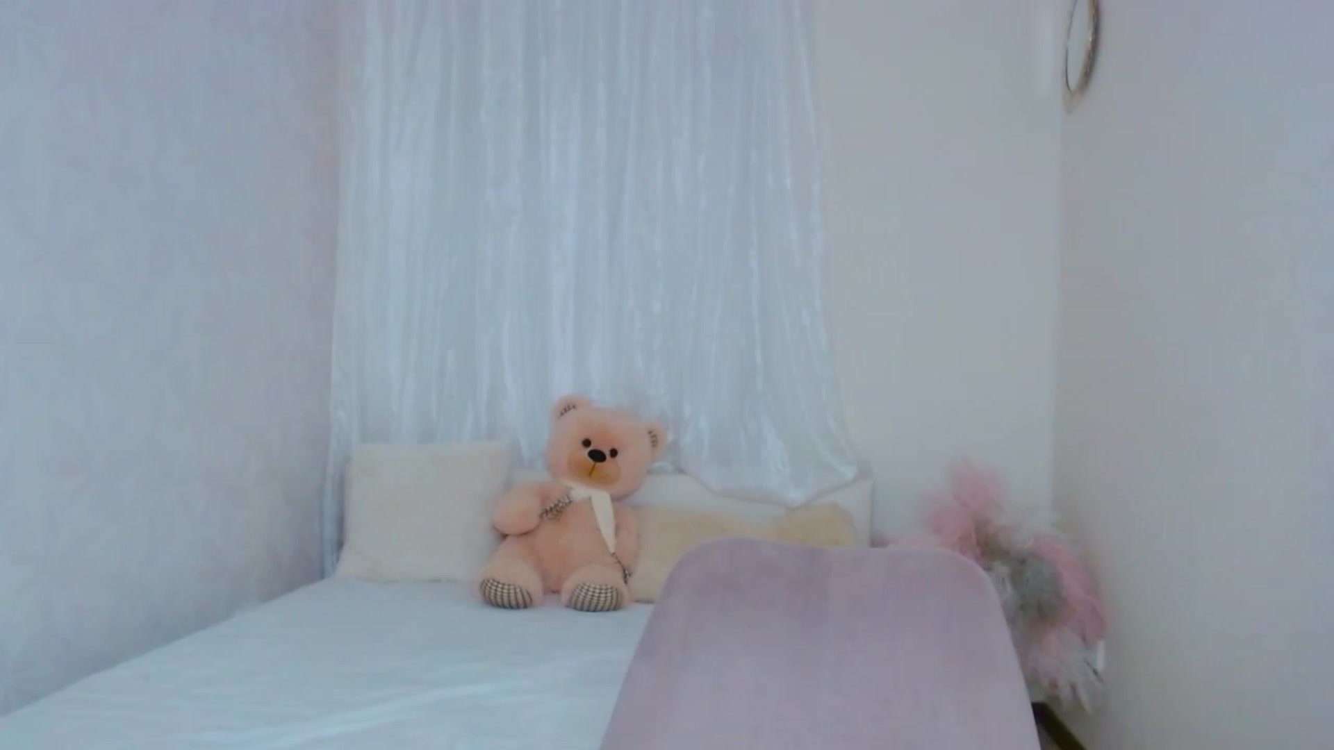 Gallery image thumbnail from Cut1e_cut1e's myfreecams stream on, 01/23/2024, 14:45 image 18 of 20