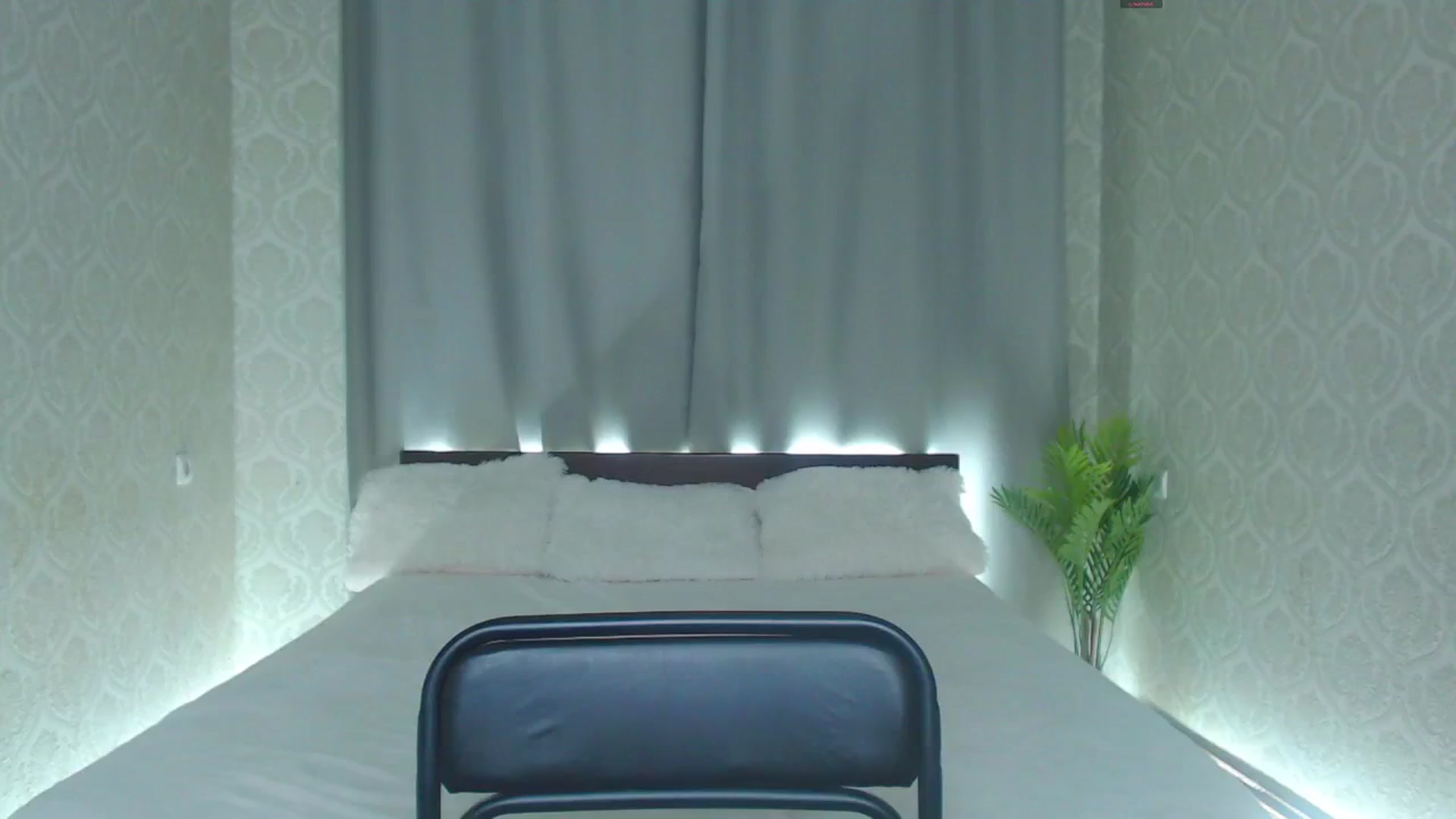 Gallery image thumbnail from Cut1e_cut1e's myfreecams stream on, 09/15/2024, 17:19 image 16 of 20