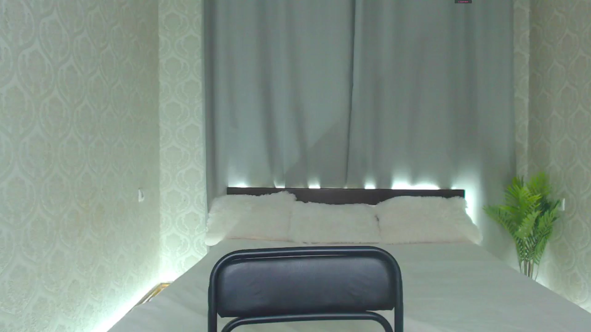 Gallery image thumbnail from Cut1e_cut1e's myfreecams stream on, 09/16/2024, 15:01 image 11 of 20