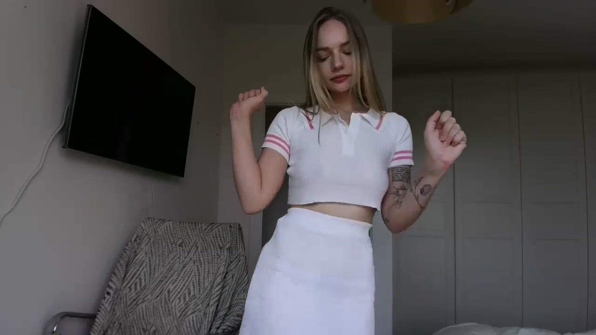 Gallery image thumbnail from Cut34ng3l's myfreecams stream on, 07/15/2024, 12:24 image 20 of 20